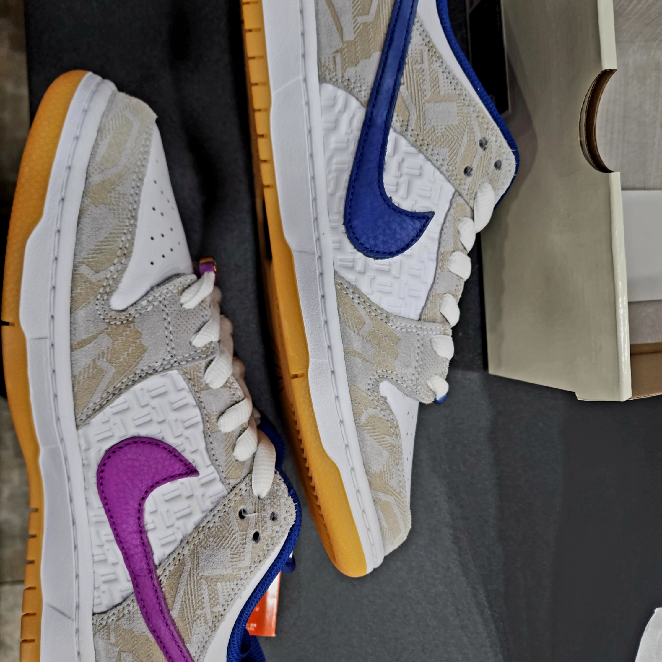 Nike x Rayssa Leal SB Dunk Low PRM Pure Platinum Vivid Purple 착용 스타일 - 1