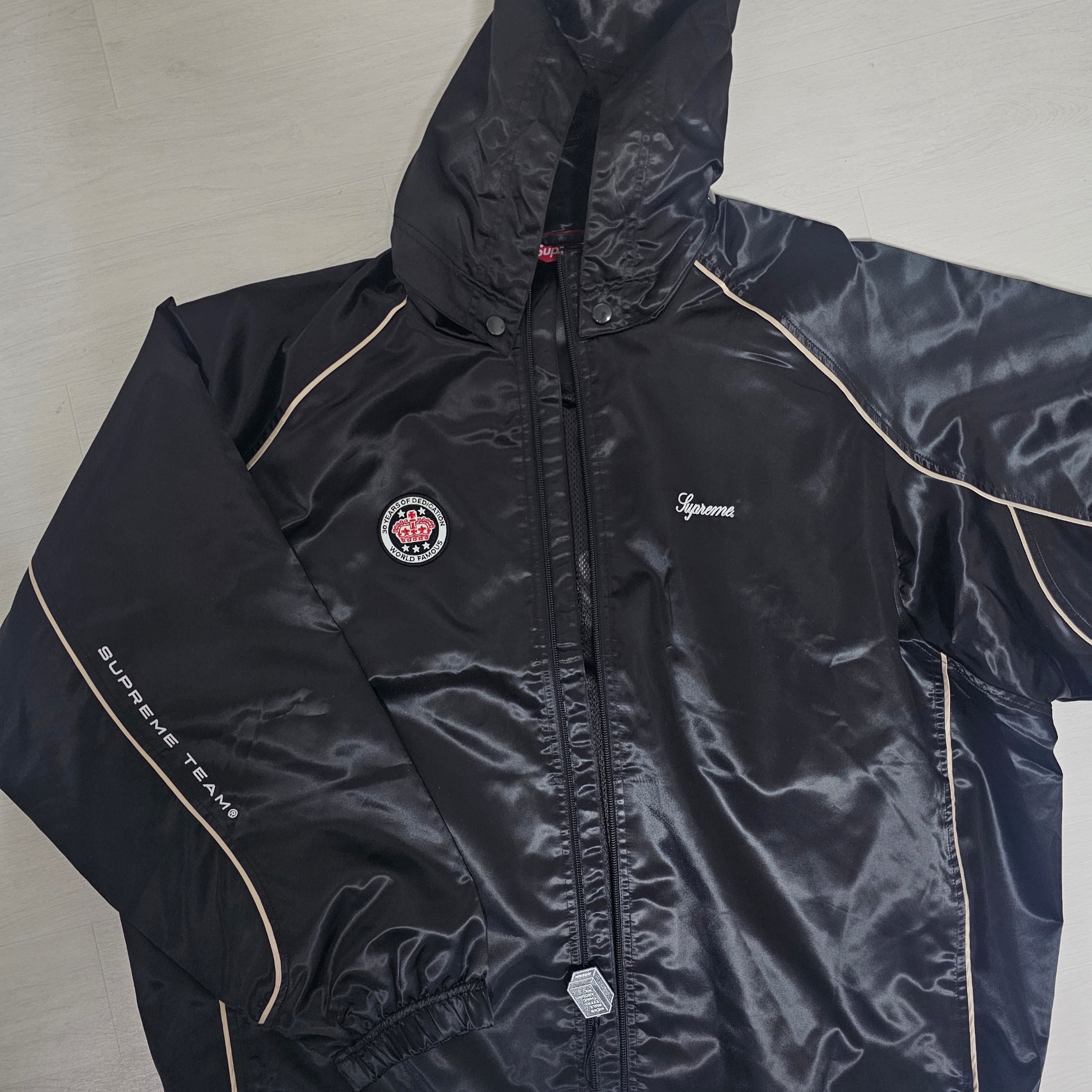 Supreme Satin Hooded Track Jacket Black - 24SS 착용 스타일 - 3