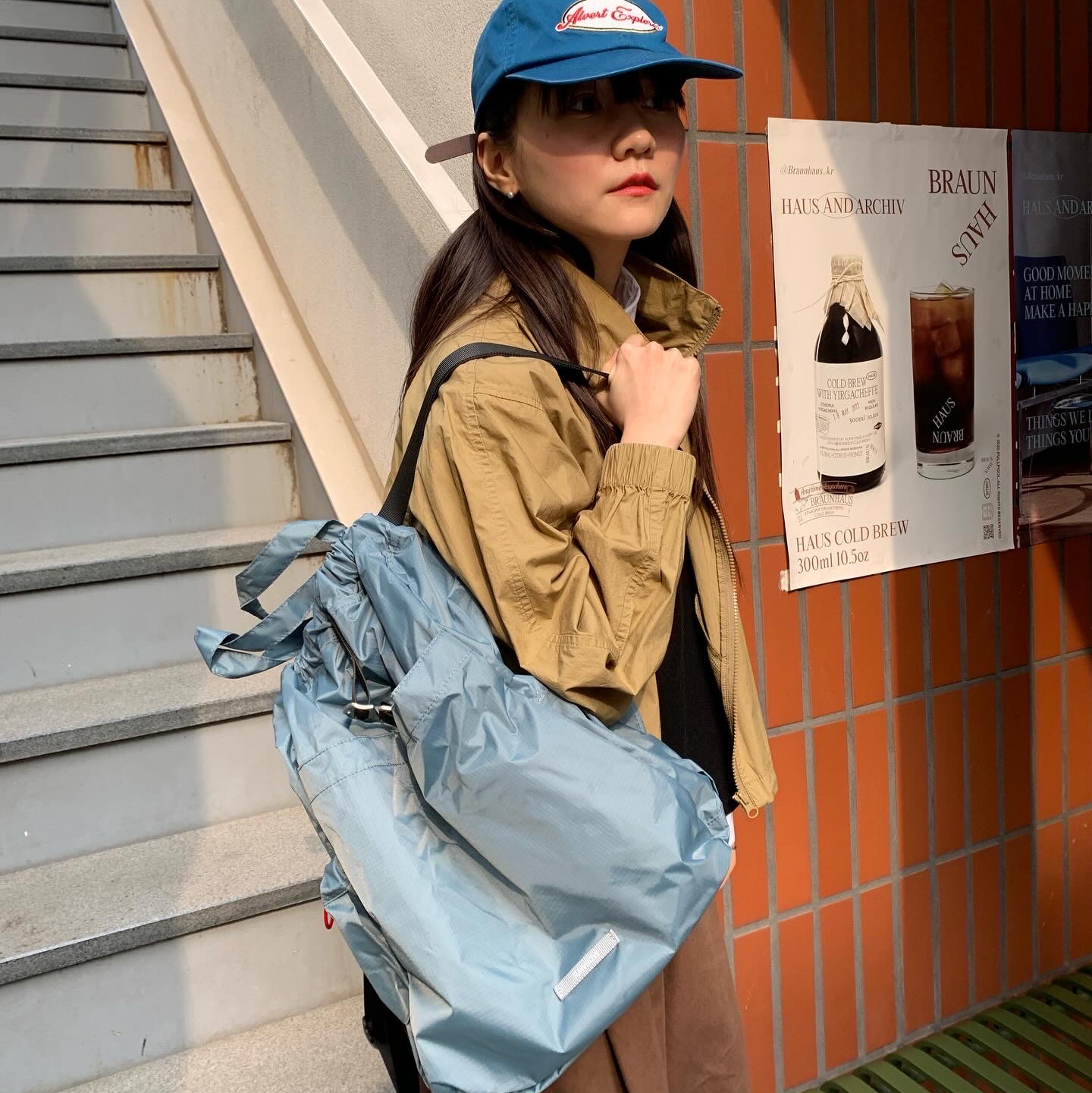 RAWROW Travel String Backpack Mini 720 Sage Blue 착용 스타일 - 1