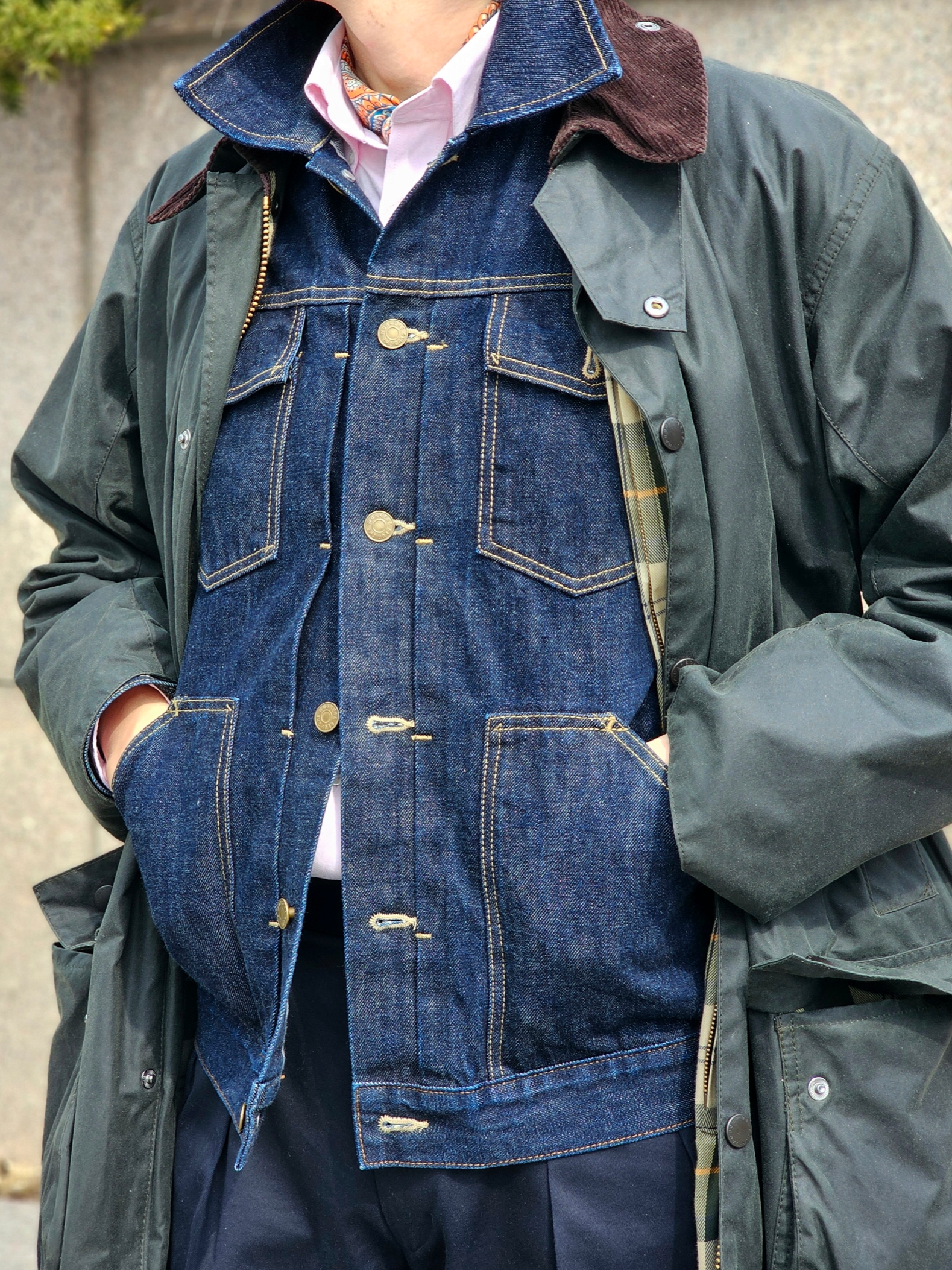 Barbour Border Wax Jacket Sage 착용 스타일 - 2