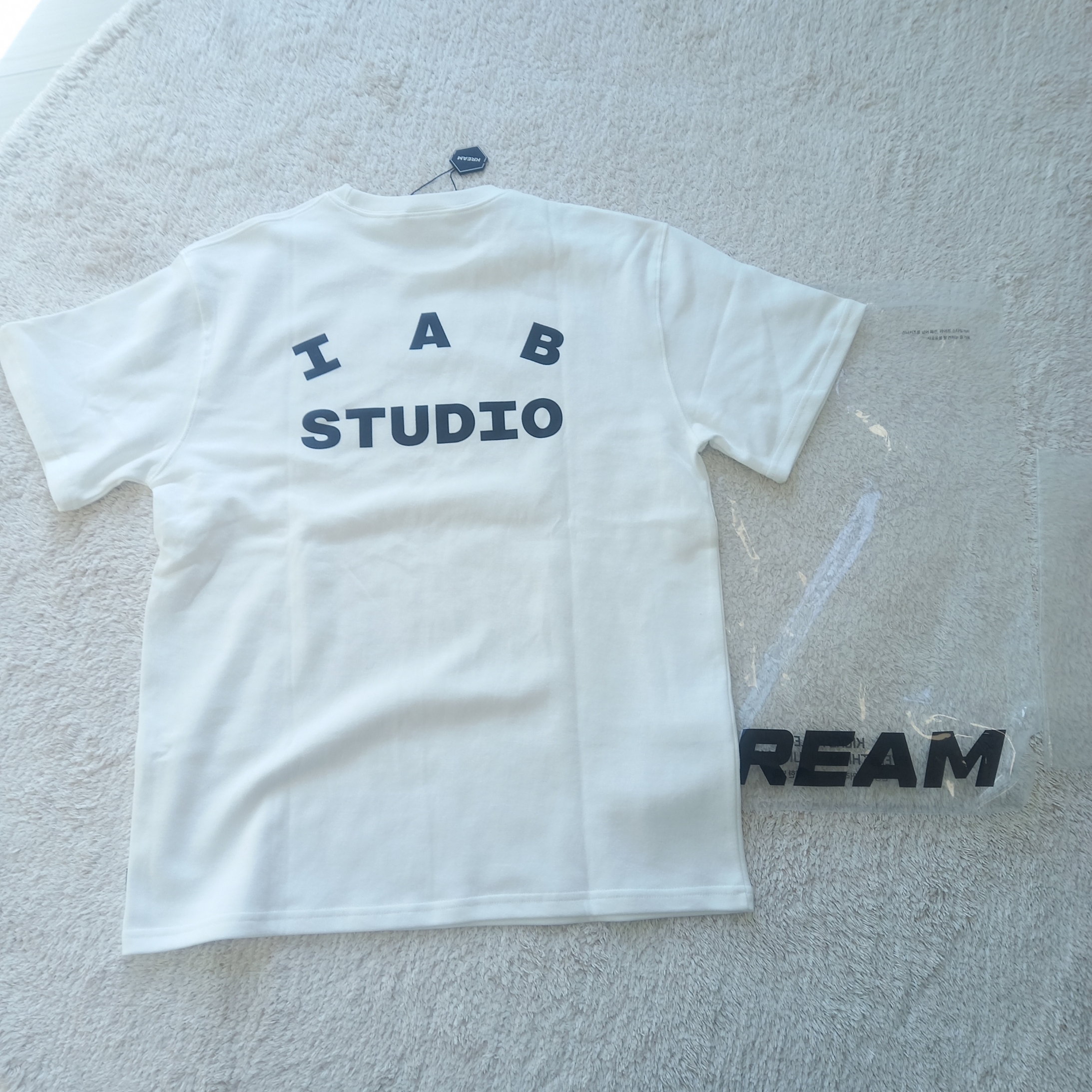 IAB Studio T-Shirt White - 23FW 착용 스타일 - 1