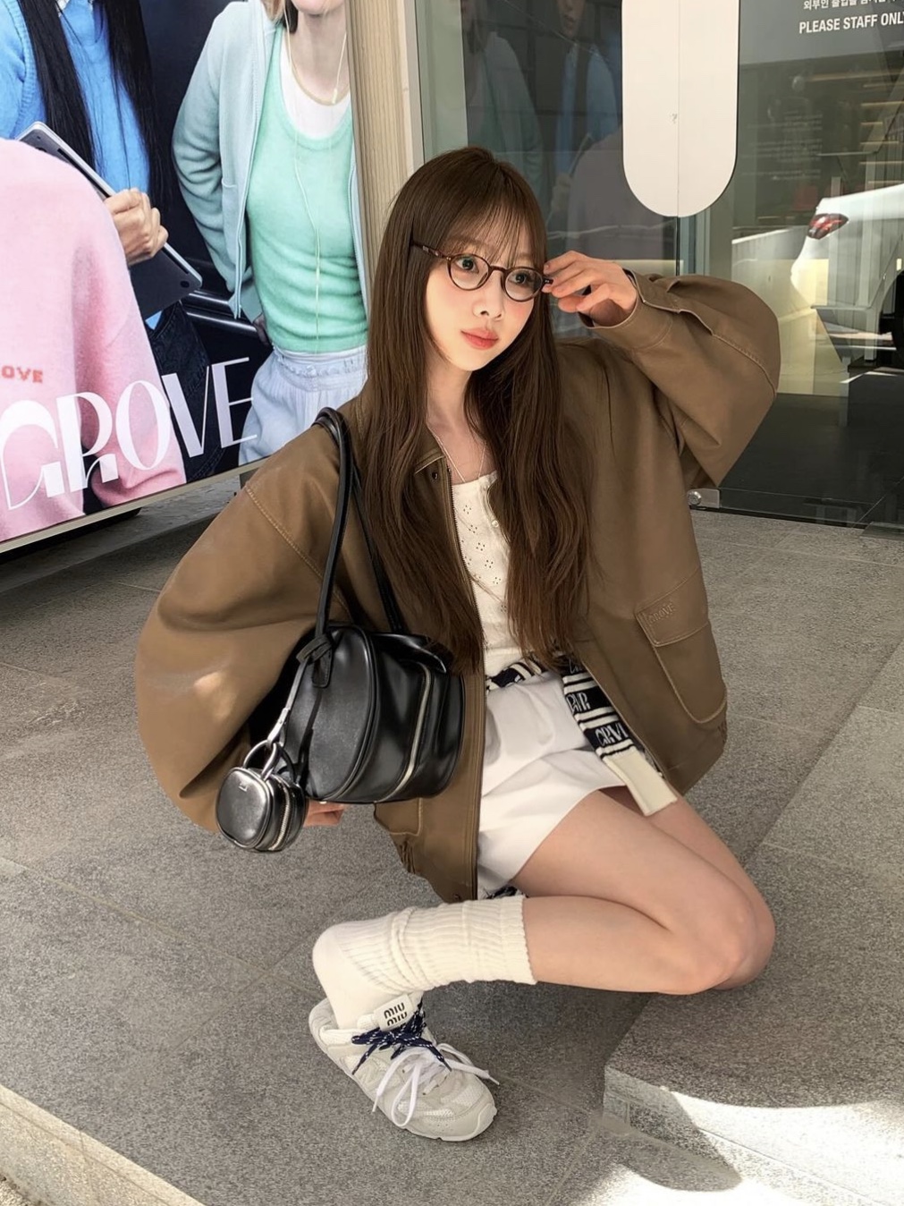 (W) New Balance x Miu Miu 530 Suede Mesh Sneakers White 착용 스타일