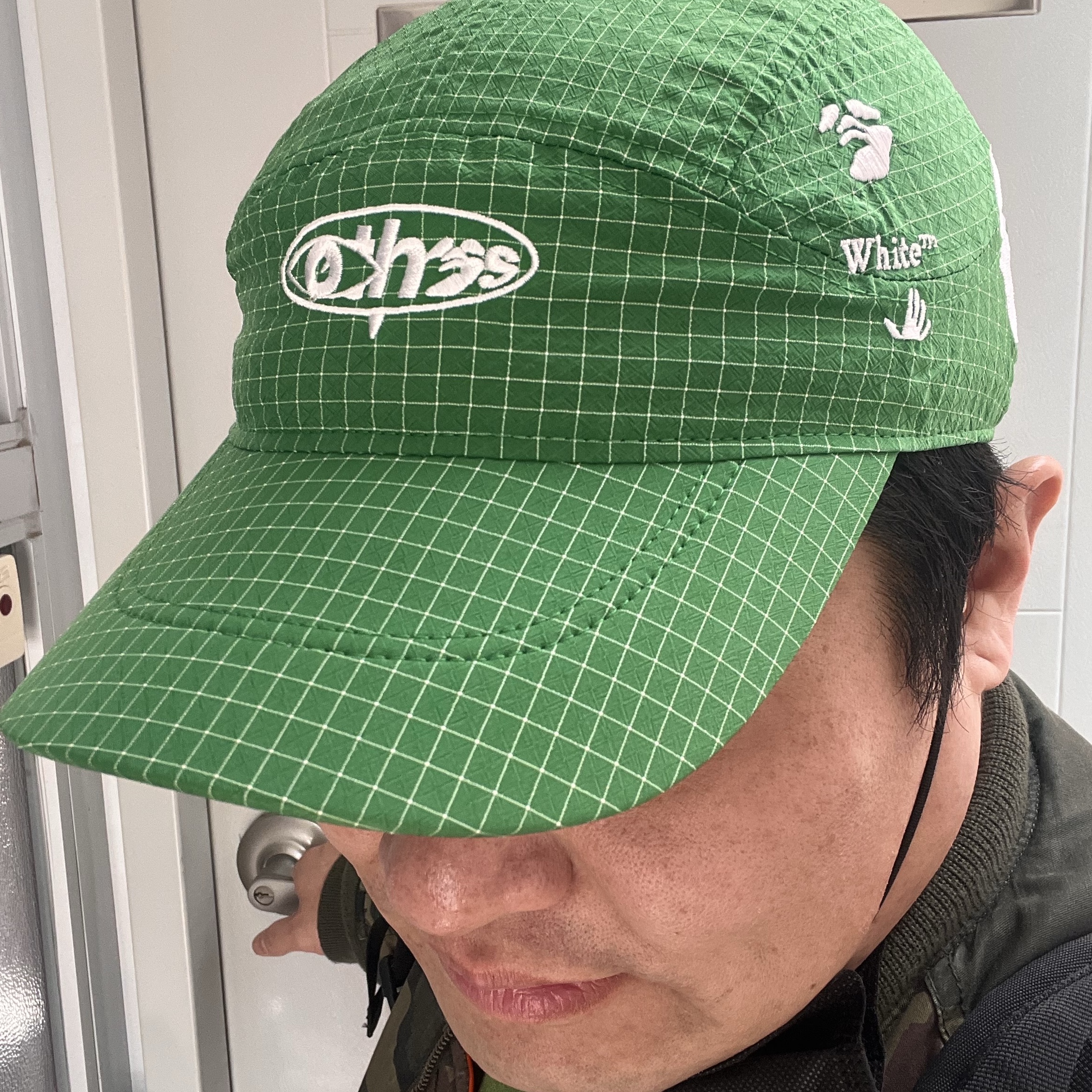 Nike x Off-White Fly Cap Kelly Green 착용 스타일