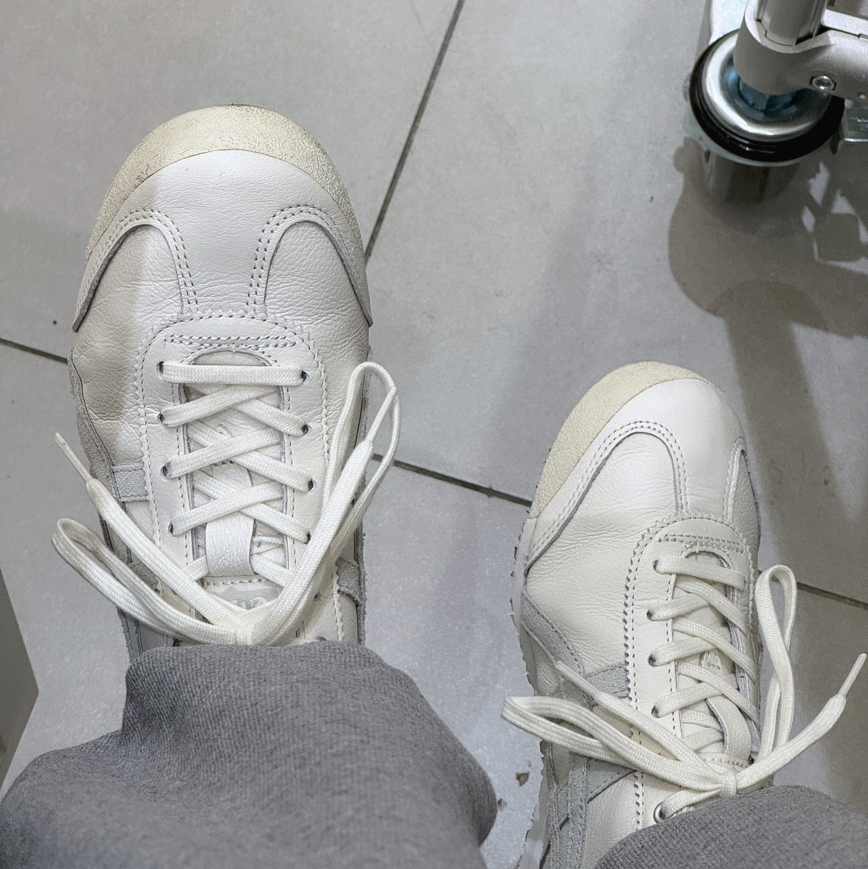 Onitsuka Tiger Mexico 66 White Light Sage 착용 스타일