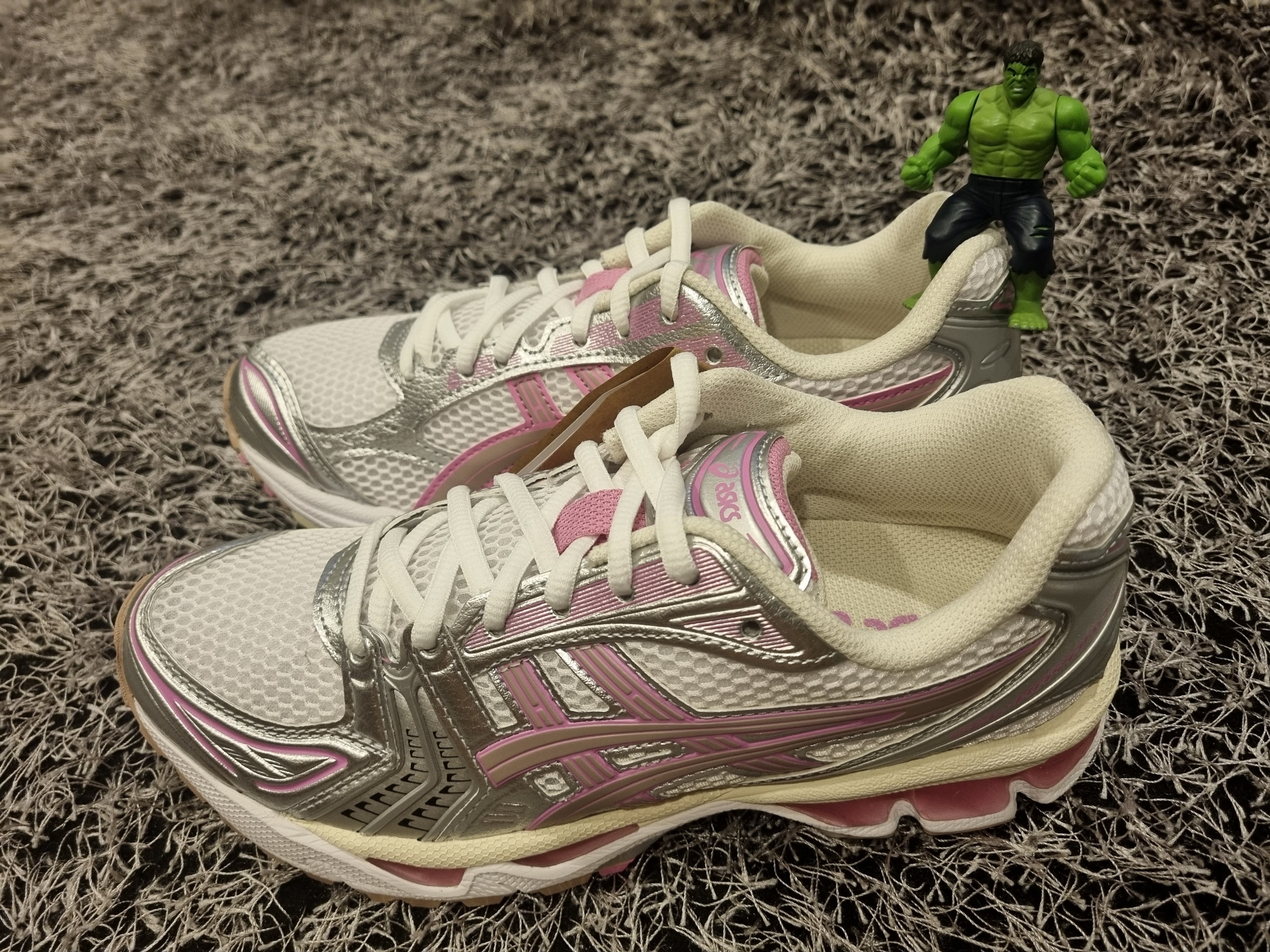 Asics Unlimited Gel-Kayano 14 White Fawn 착용 스타일 - 1