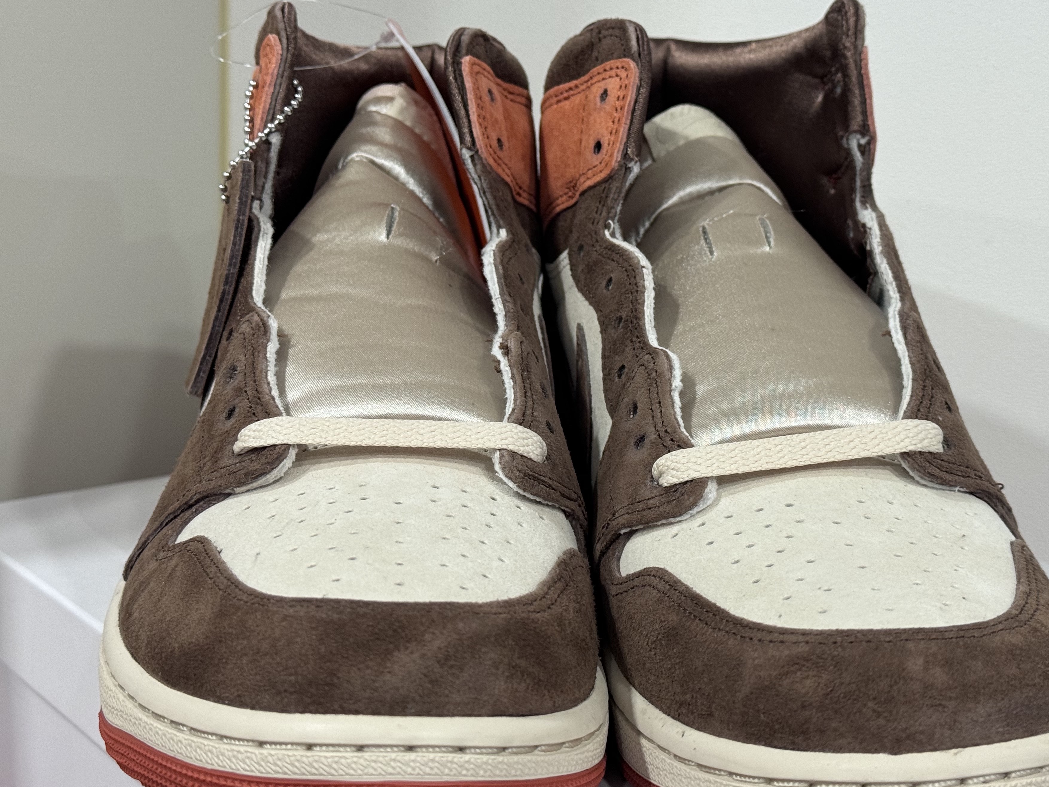 (W) Jordan 1 Retro High OG SP Cacao Wow Sanddrift 착용 스타일 - 3