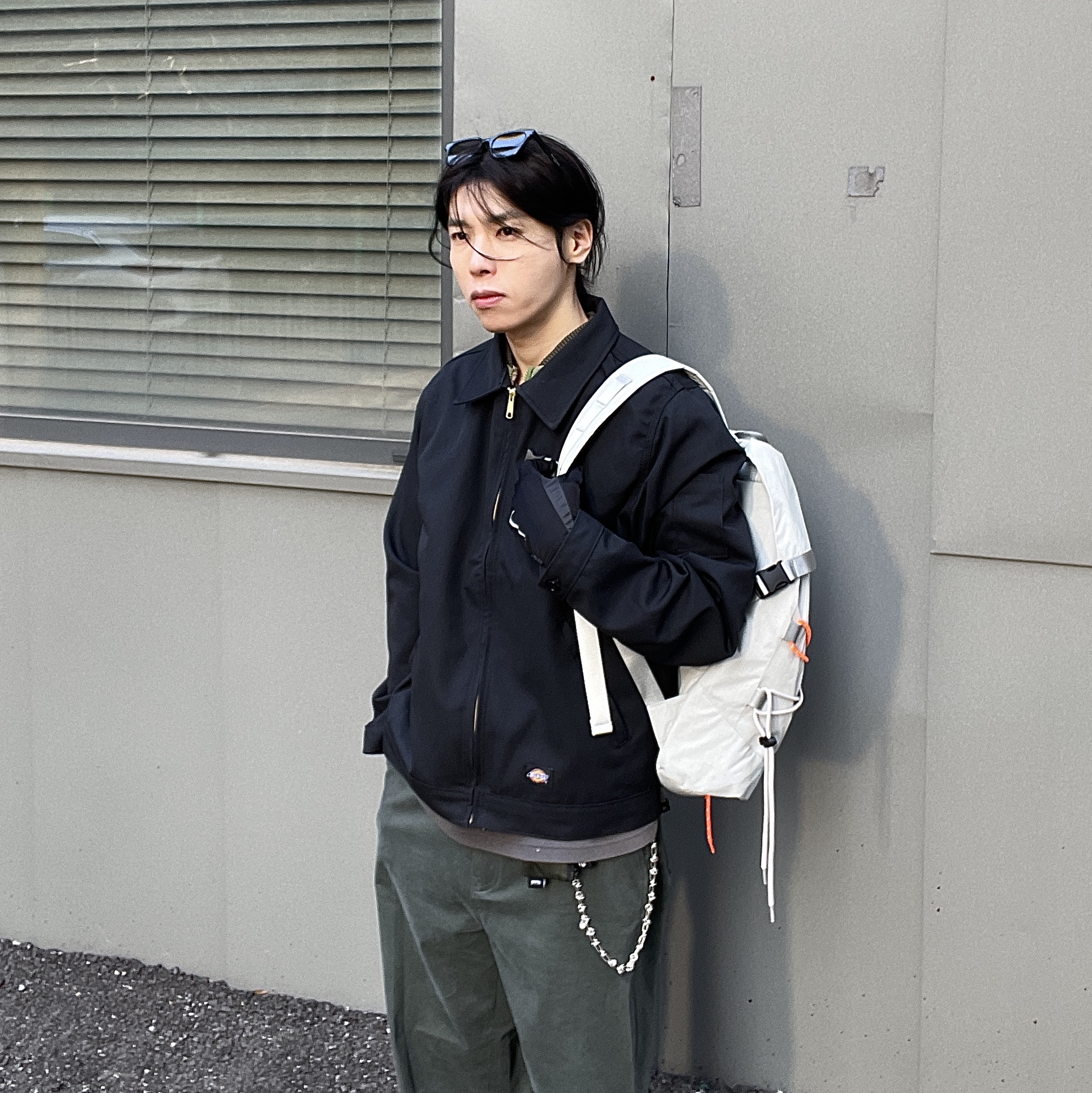 Gentle Monster x Maison Margiela MM007 Black Black, Dickies Unlined Eisenhower Jacket Regular Black 착용 스타일 - 6