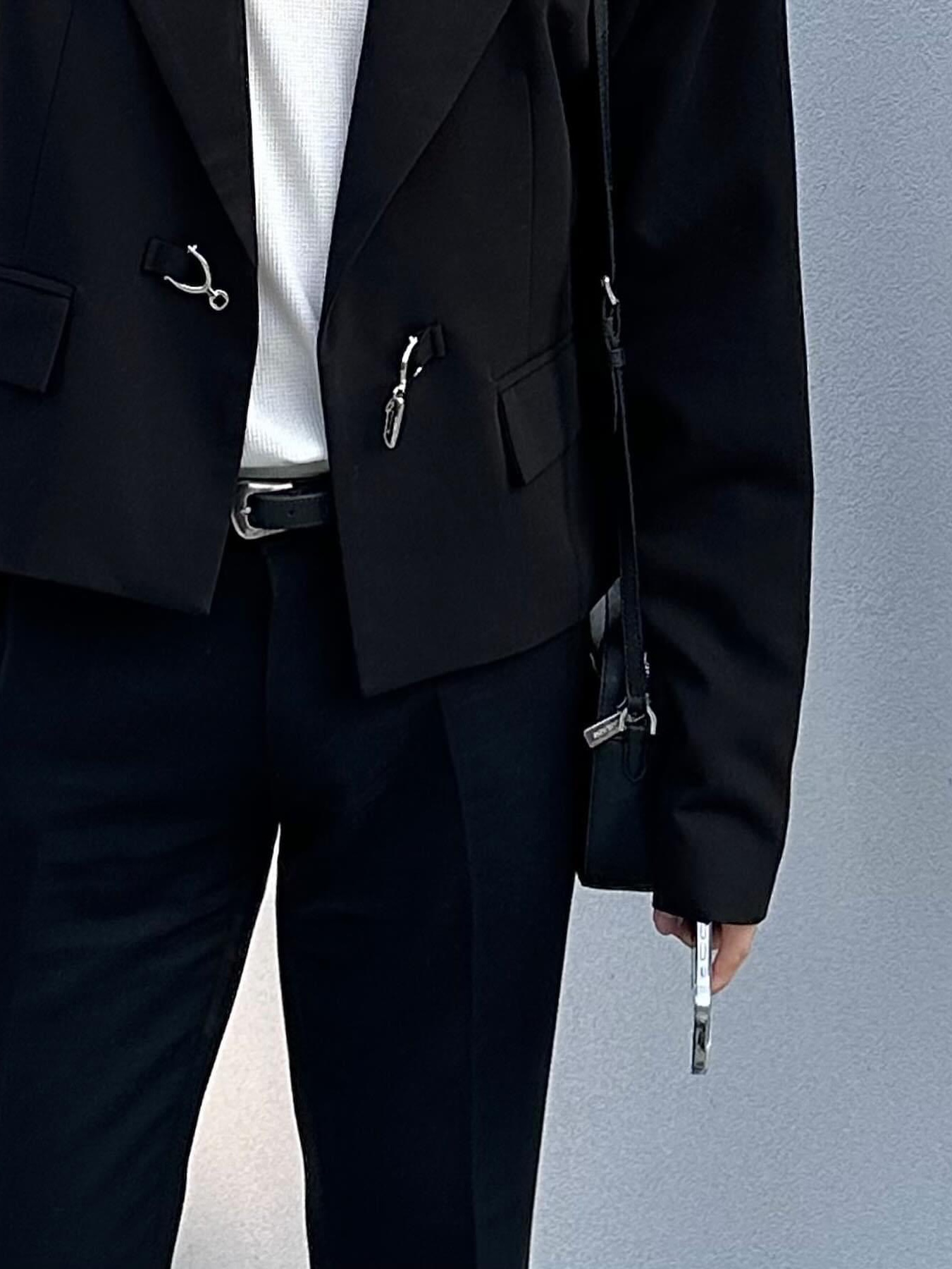 Jacquemus La Chaine Signature Logo Chain Necklace Silver 착용 스타일 - 3