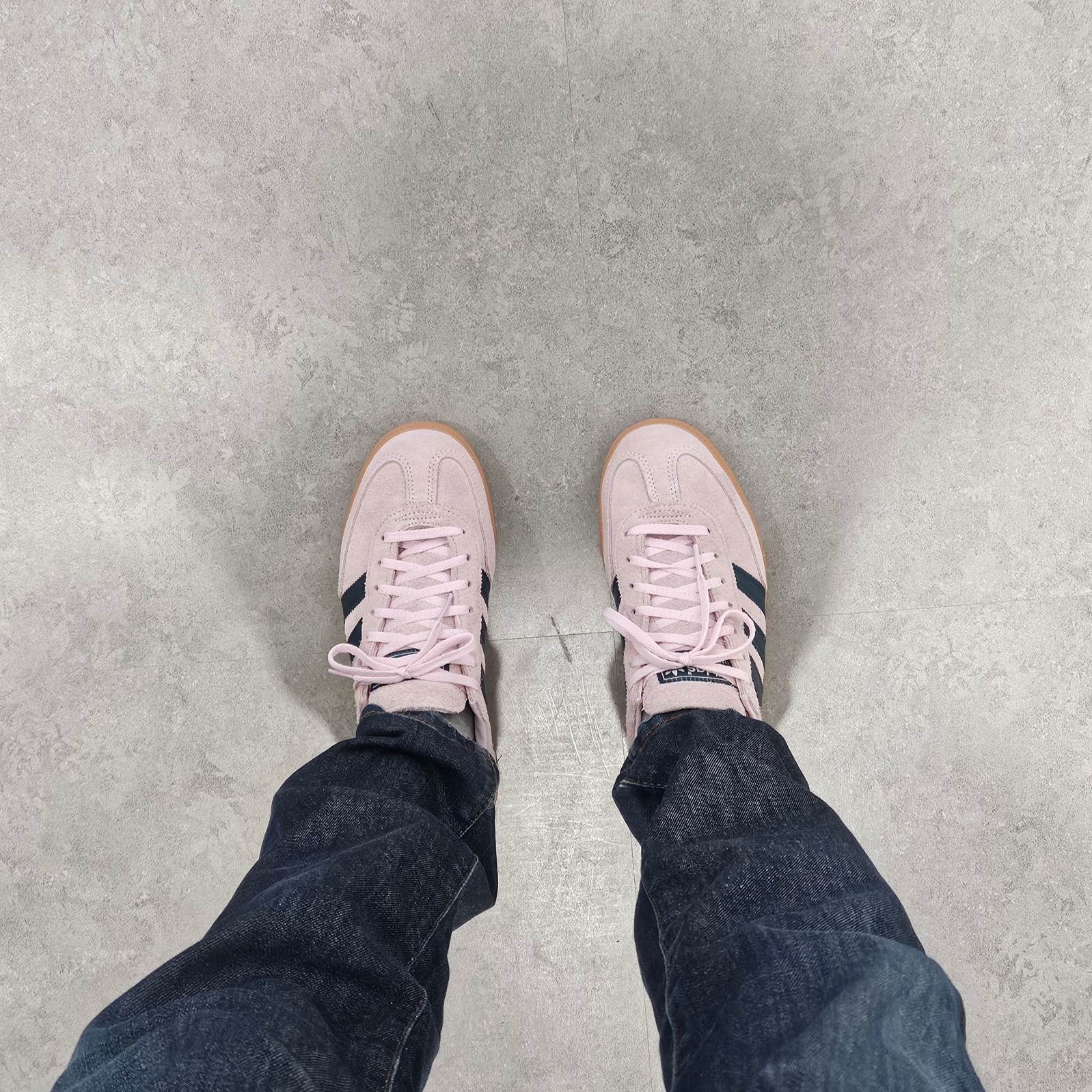 (W) Adidas Spezial Handball Clear Pink 착용 스타일 - 2