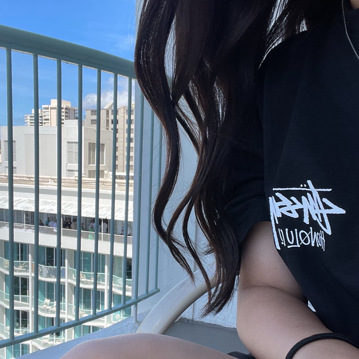 Stussy Stock Honolulu T-Shirt Black 착용 스타일