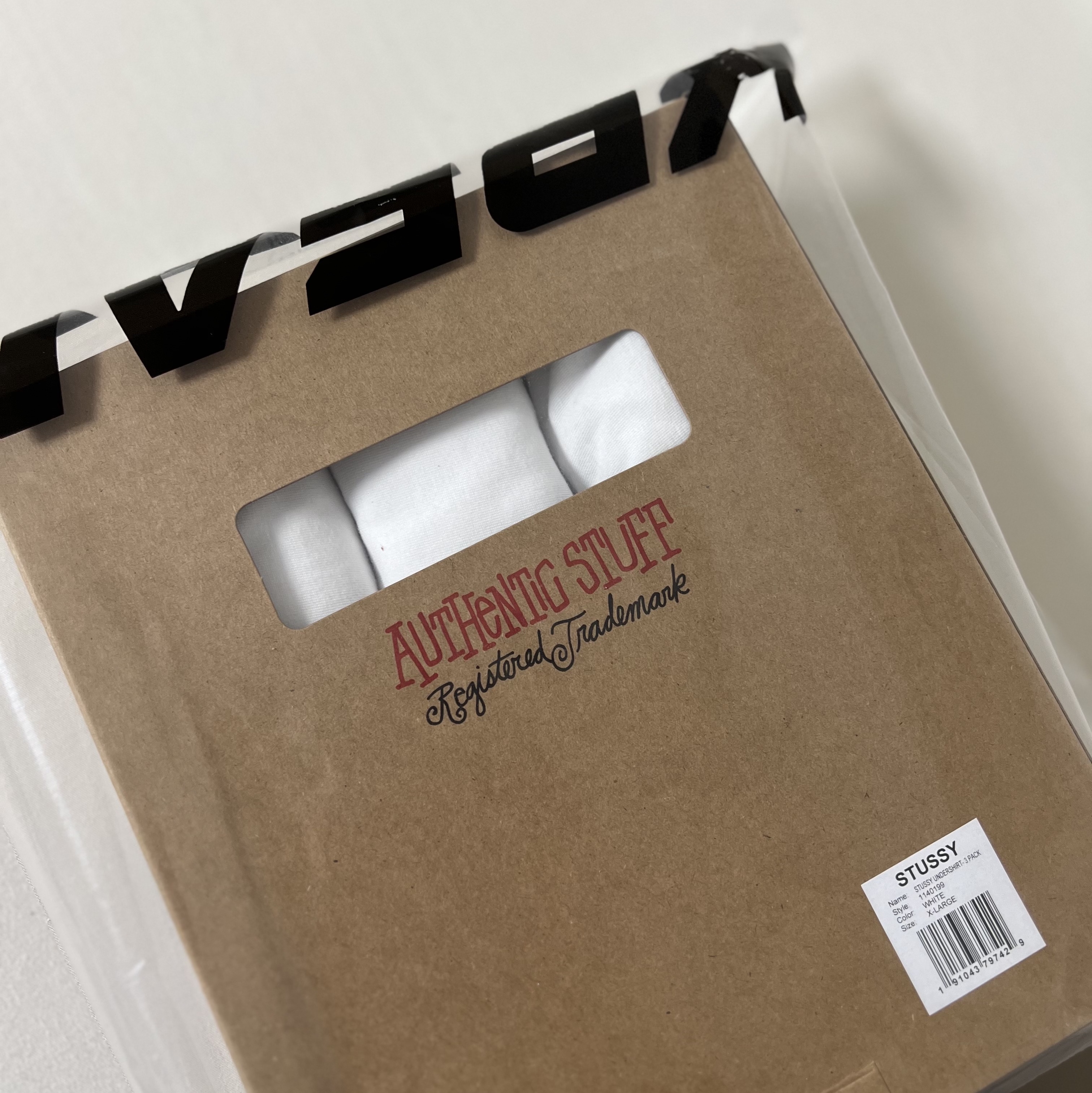Stussy Undershirt White (3 Pack) 착용 스타일