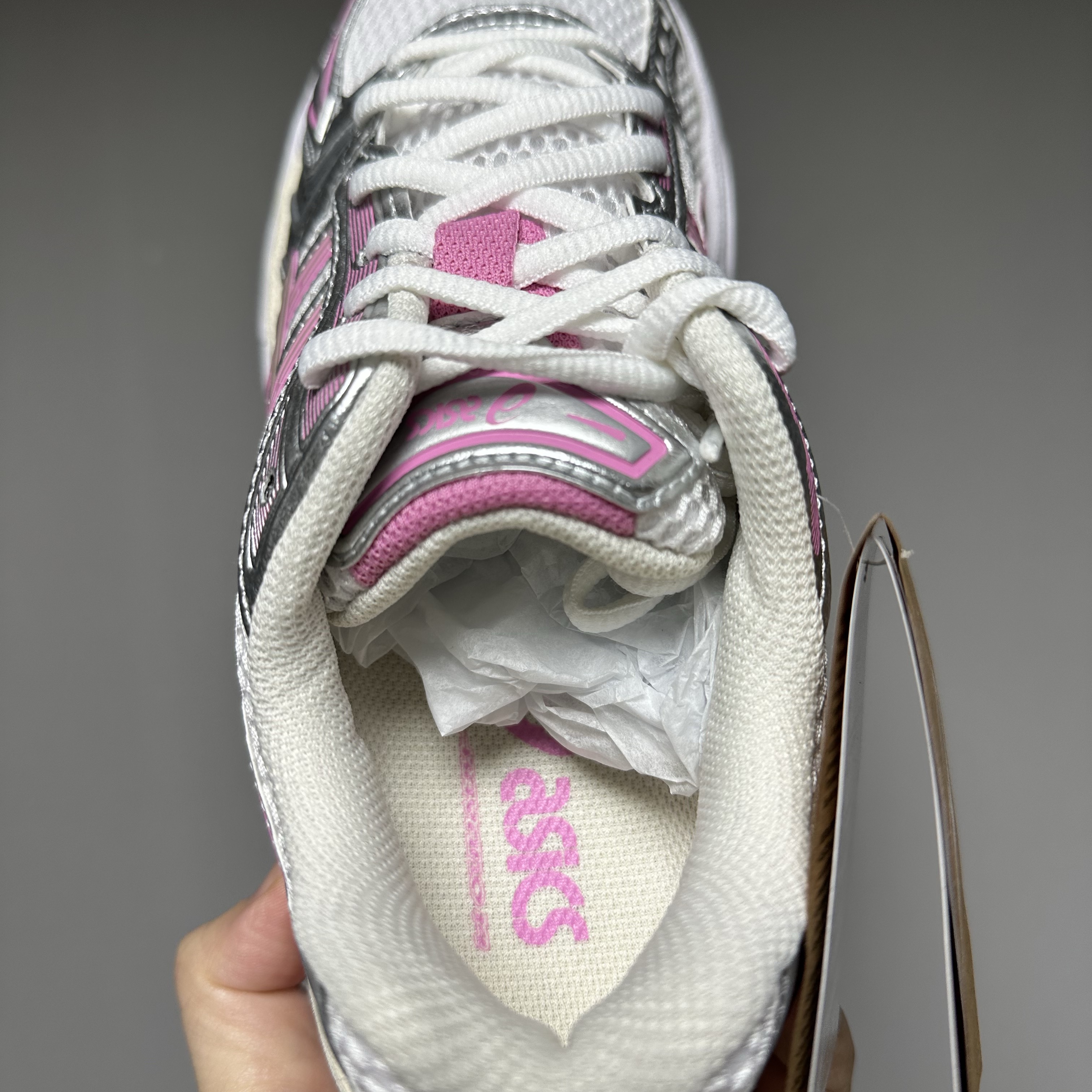 Asics Unlimited Gel-Kayano 14 White Fawn 착용 스타일 - 5