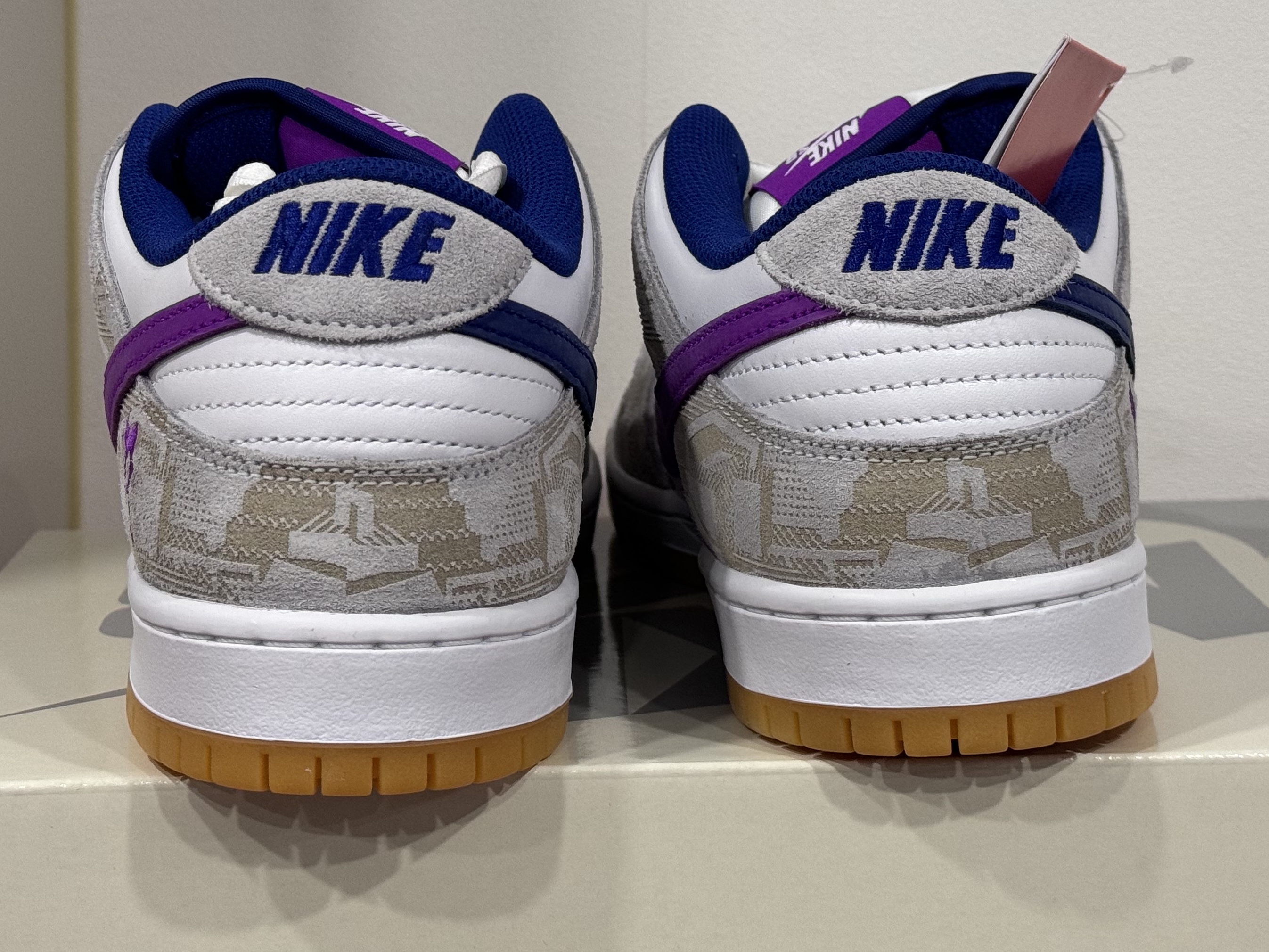 Nike x Rayssa Leal SB Dunk Low PRM Pure Platinum Vivid Purple 착용 스타일 - 5