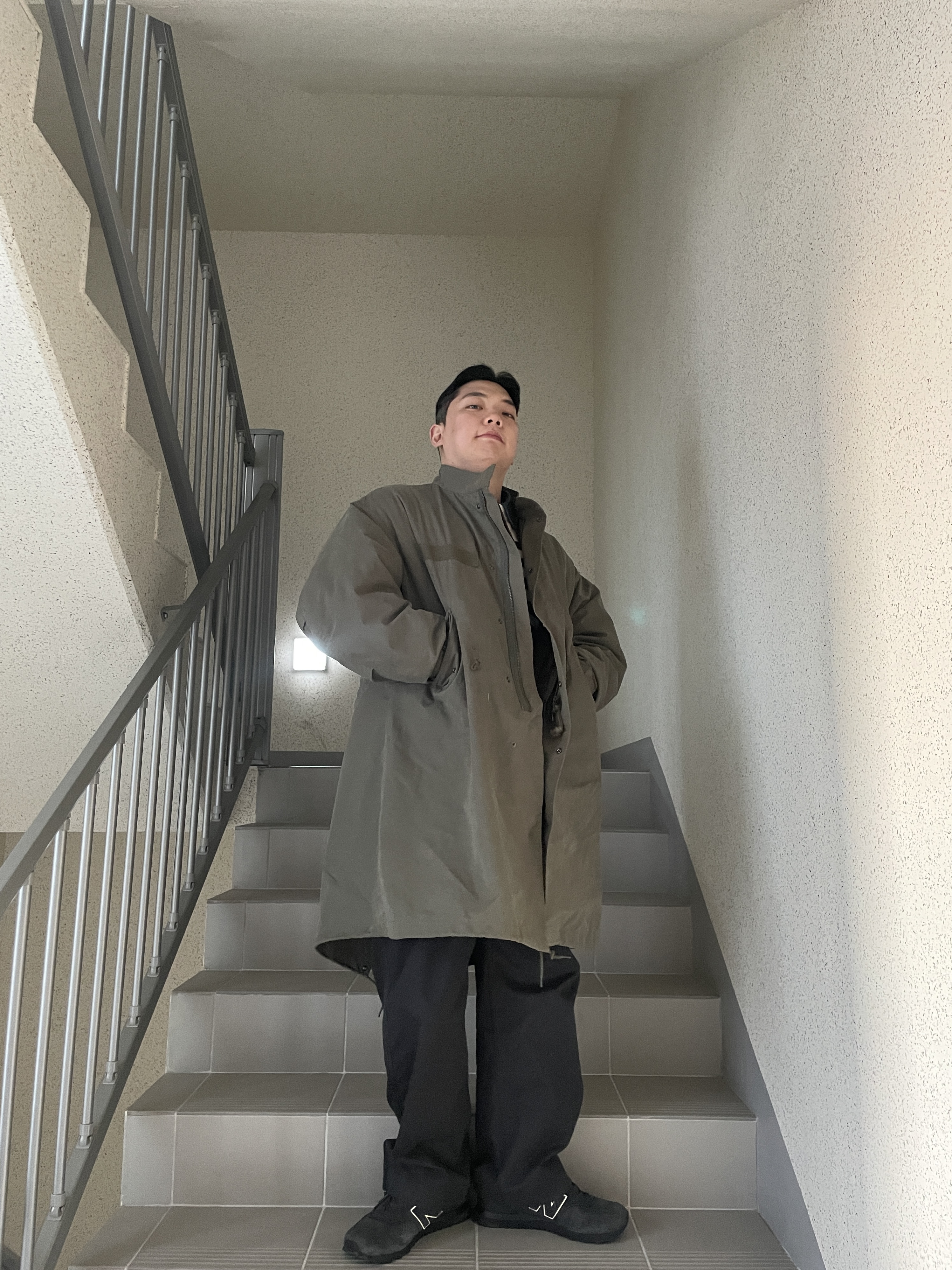 New Balance x Comme des Garcons Junya Watanabe Man 574 Suede Grey Off White 착용 스타일 - 2