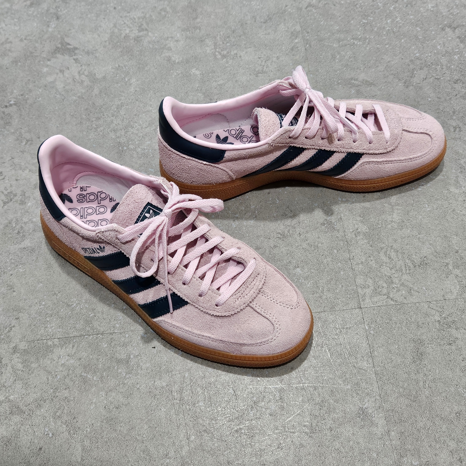 (W) Adidas Spezial Handball Clear Pink 착용 스타일 - 1
