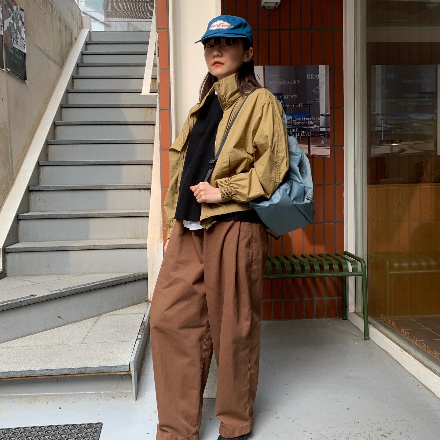 RAWROW Travel String Backpack Mini 720 Sage Blue 착용 스타일 - 7