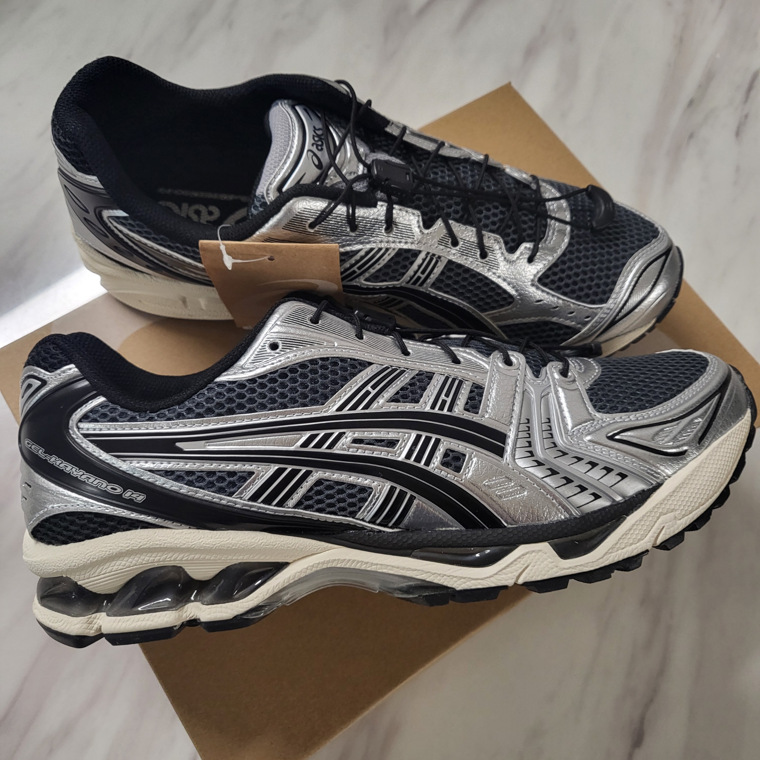 Asics Unlimited Gel-Kayano 14 Carrier Grey Black 착용 스타일 - 2