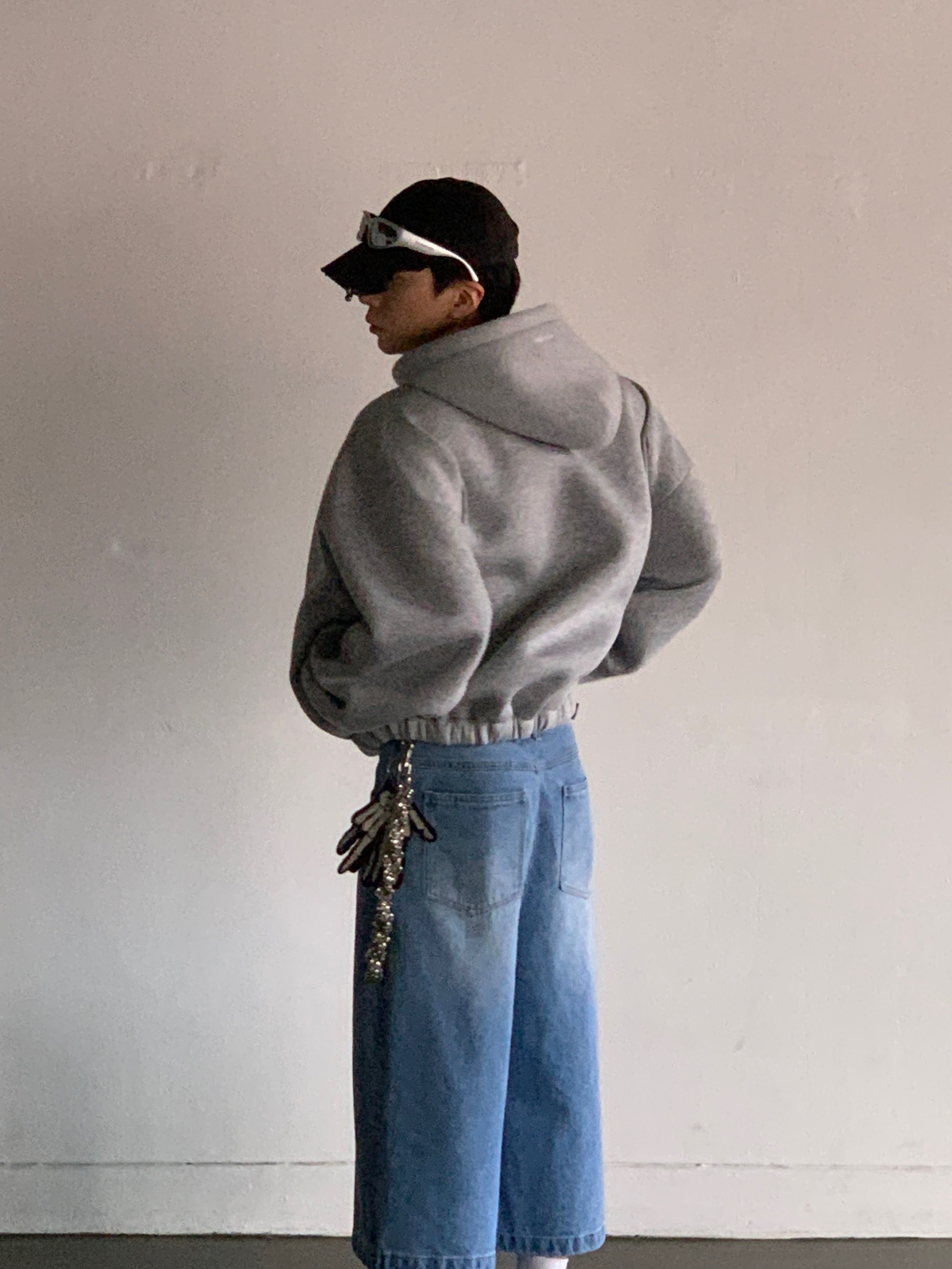 Balenciaga Tyrex Sneakers Black Grey, Balenciaga Heavy Piercing Cap Faded Black 착용 스타일 - 4