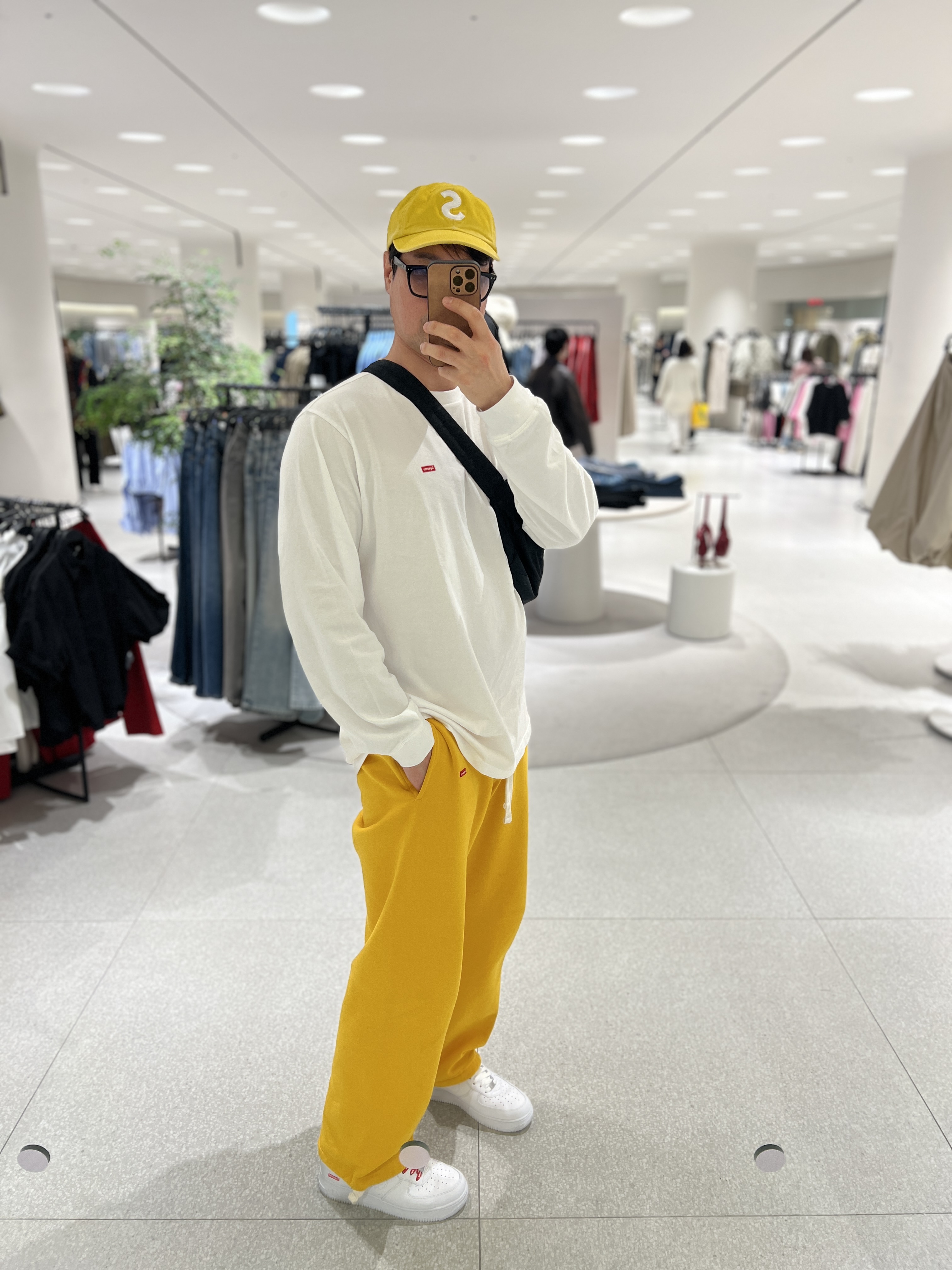 Supreme Pigment Print S Logo 6-Panel Yellow - 23FW, Nike x Supreme Air Force 1 Low White 착용 스타일 - 2