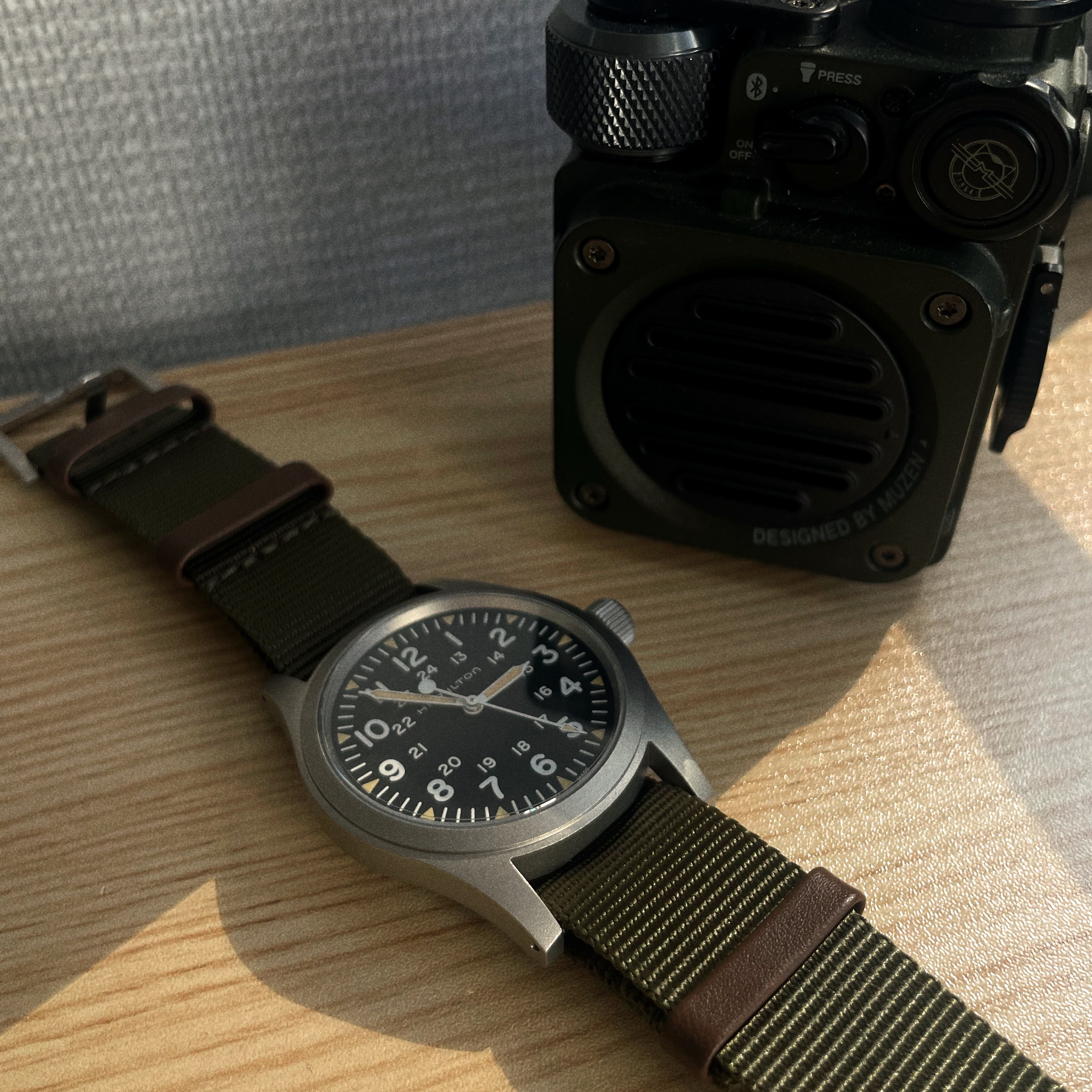 Hamilton Khaki Field Mechanical 38mm Nato Strap Green Black 착용 스타일 - 2
