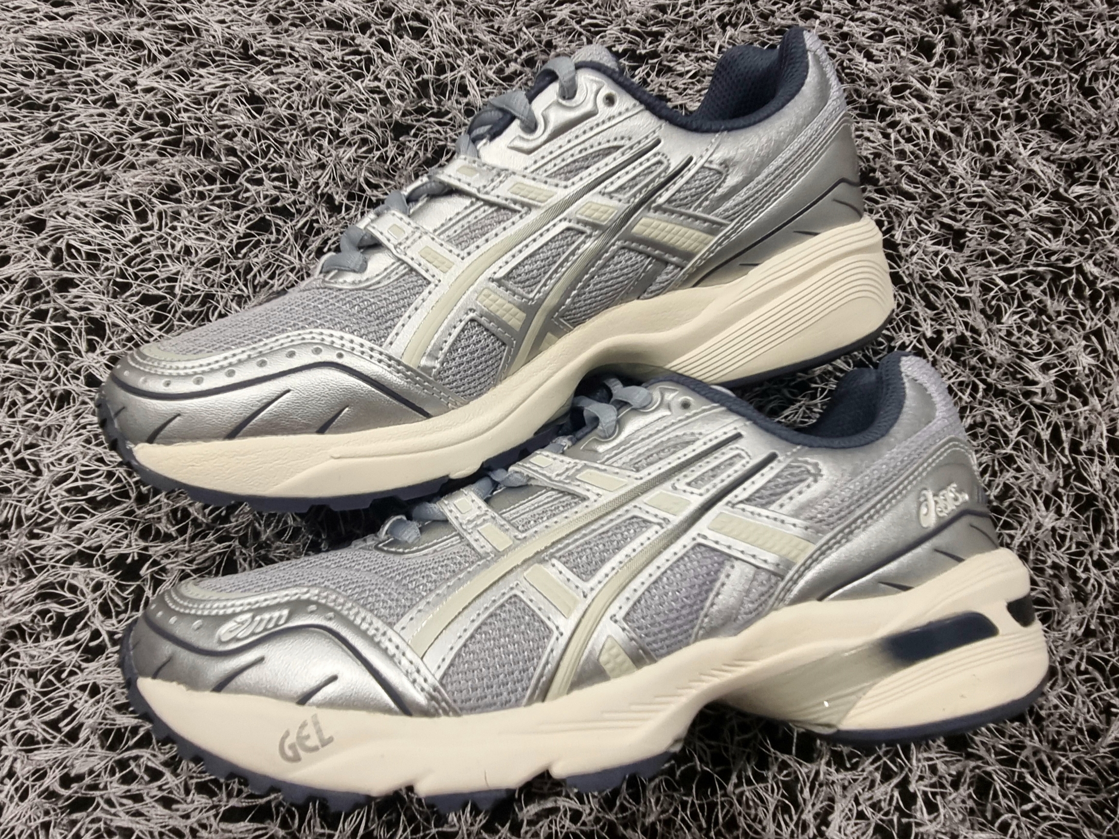 Asics Gel-1090 Piedmont Grey 착용 스타일 - 3
