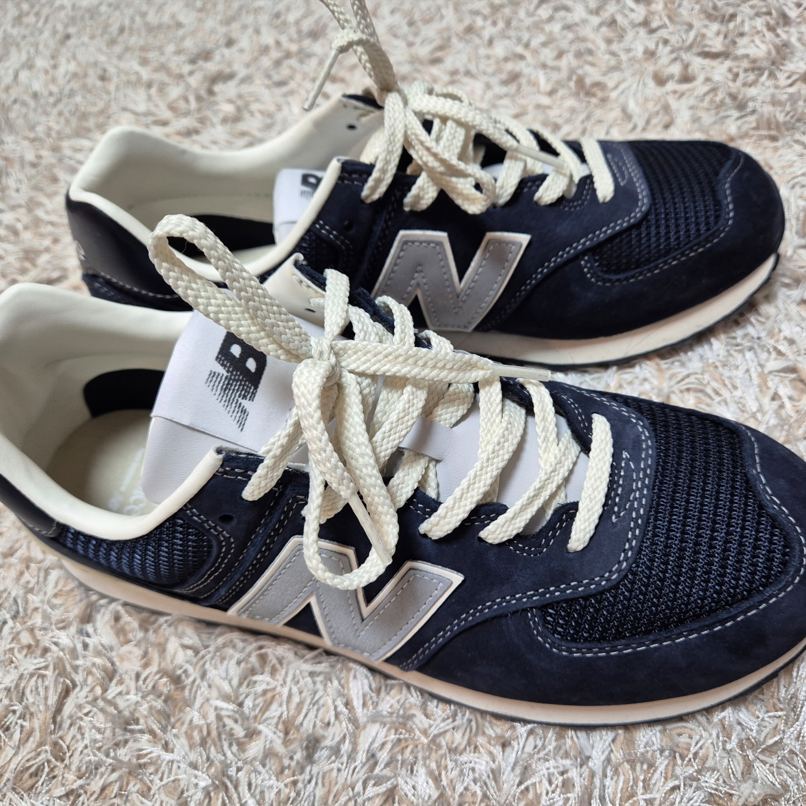 New Balance x Pottery 574 Premium Hard Navy 착용 스타일 - 1