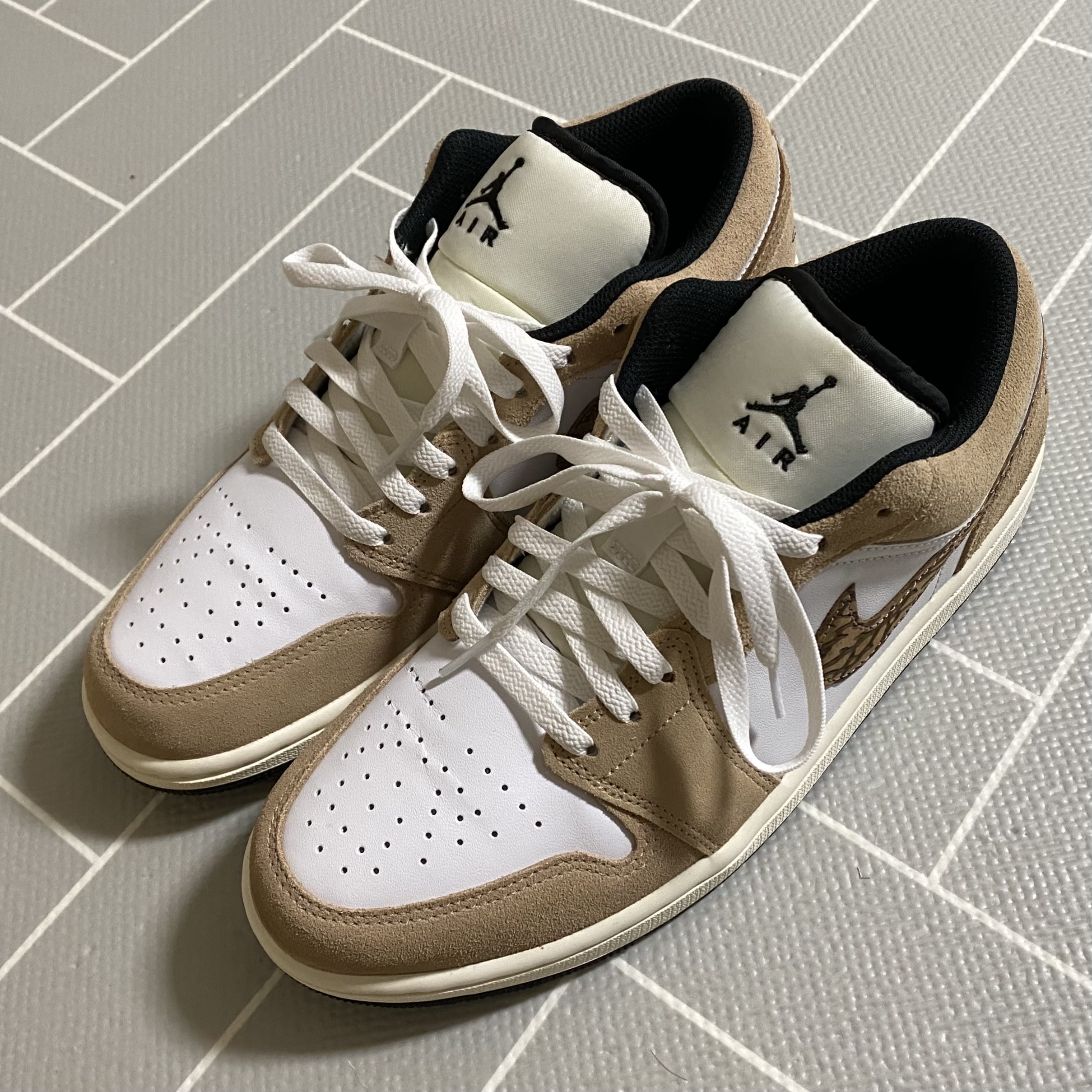 Jordan 1 Low SE Brown Elephant 착용 스타일
