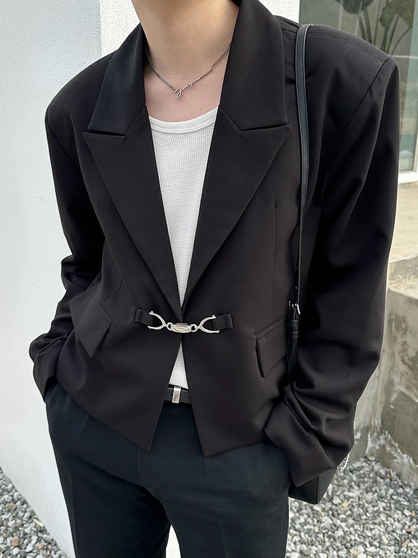 Jacquemus La Chaine Signature Logo Chain Necklace Silver 착용 스타일 - 8