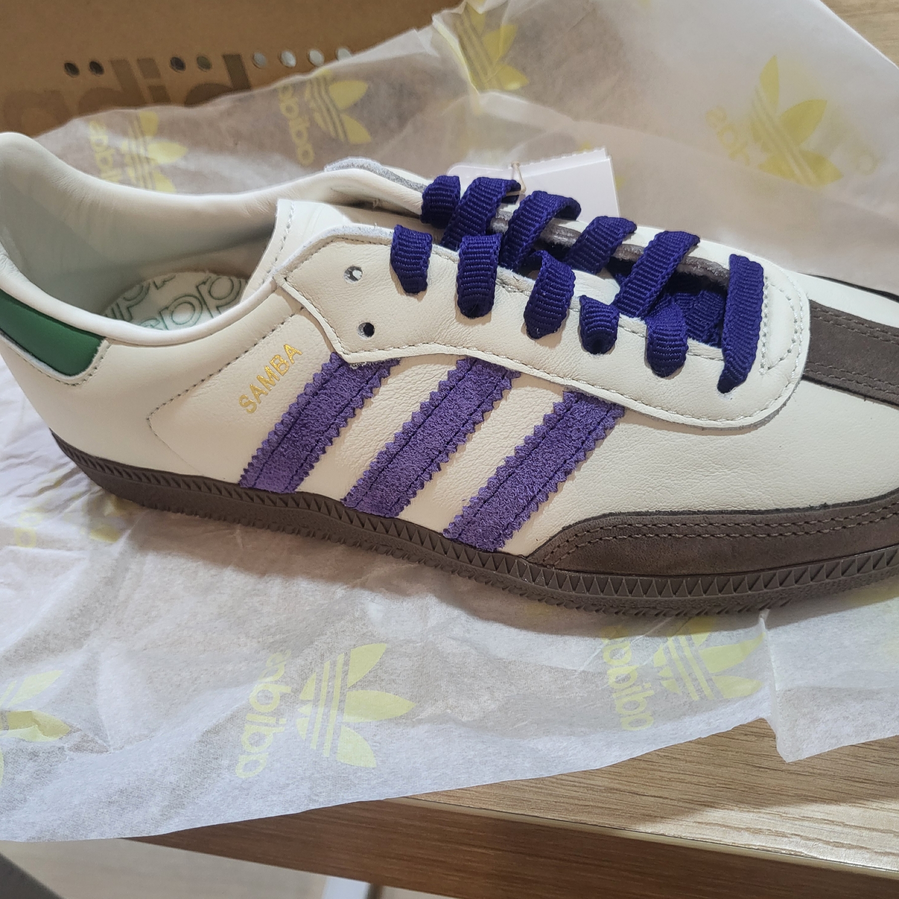 (W) Adidas Samba OG Off White Collegiate Purple 착용 스타일 - 3
