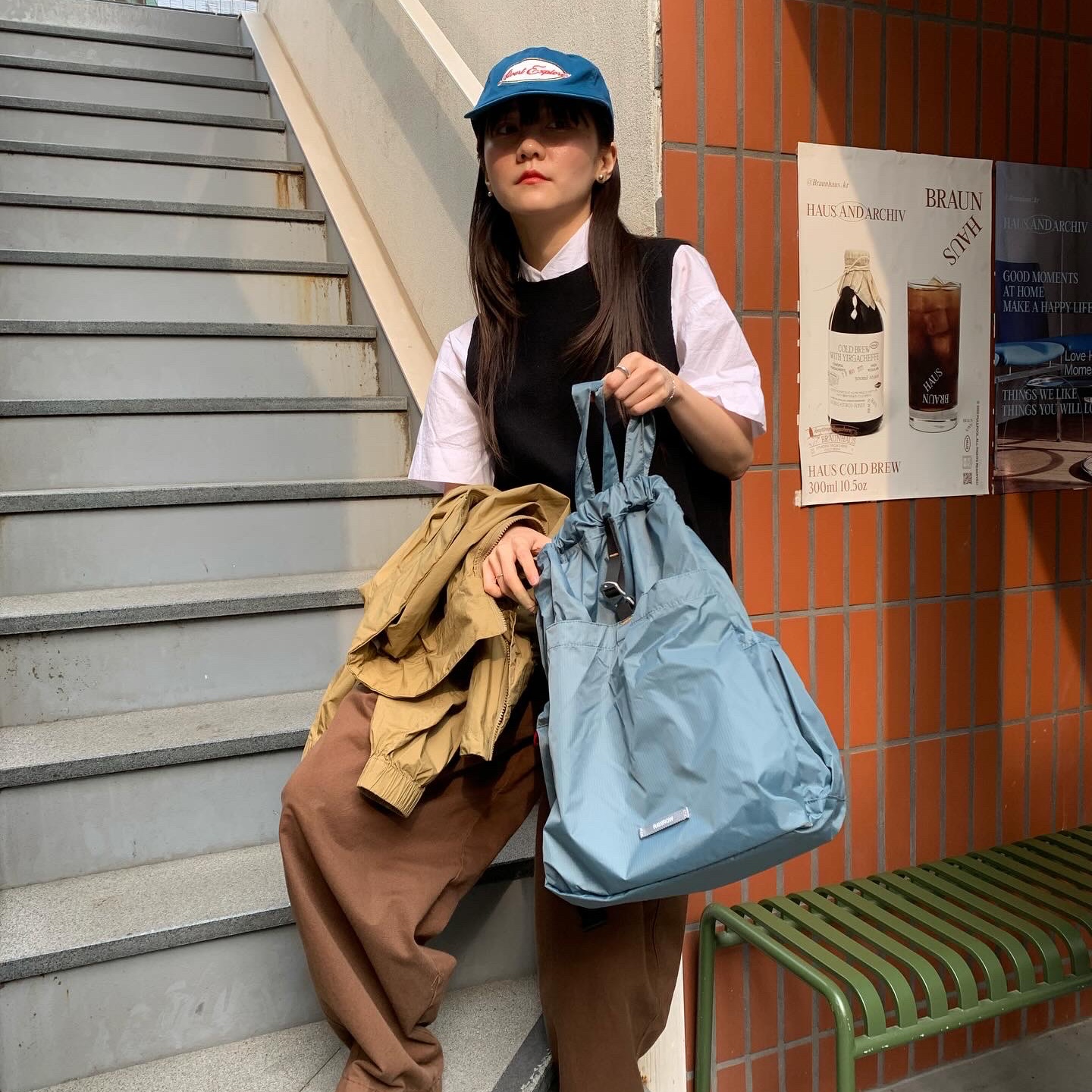 RAWROW Travel String Backpack Mini 720 Sage Blue 착용 스타일 - 3