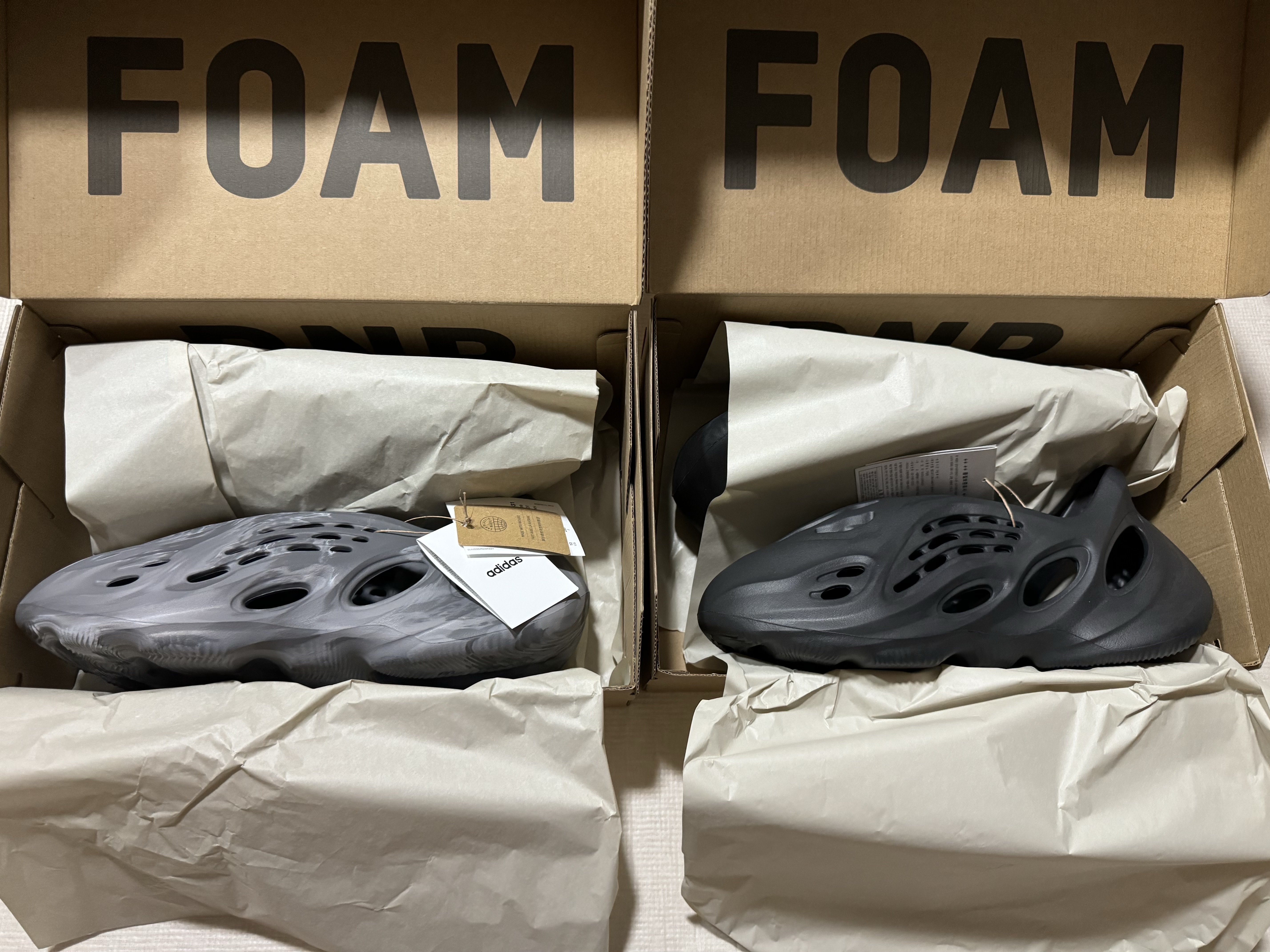 Adidas Yeezy Foam RNNR MX Granite, Adidas Yeezy Foam RNNR Onyx 착용 스타일