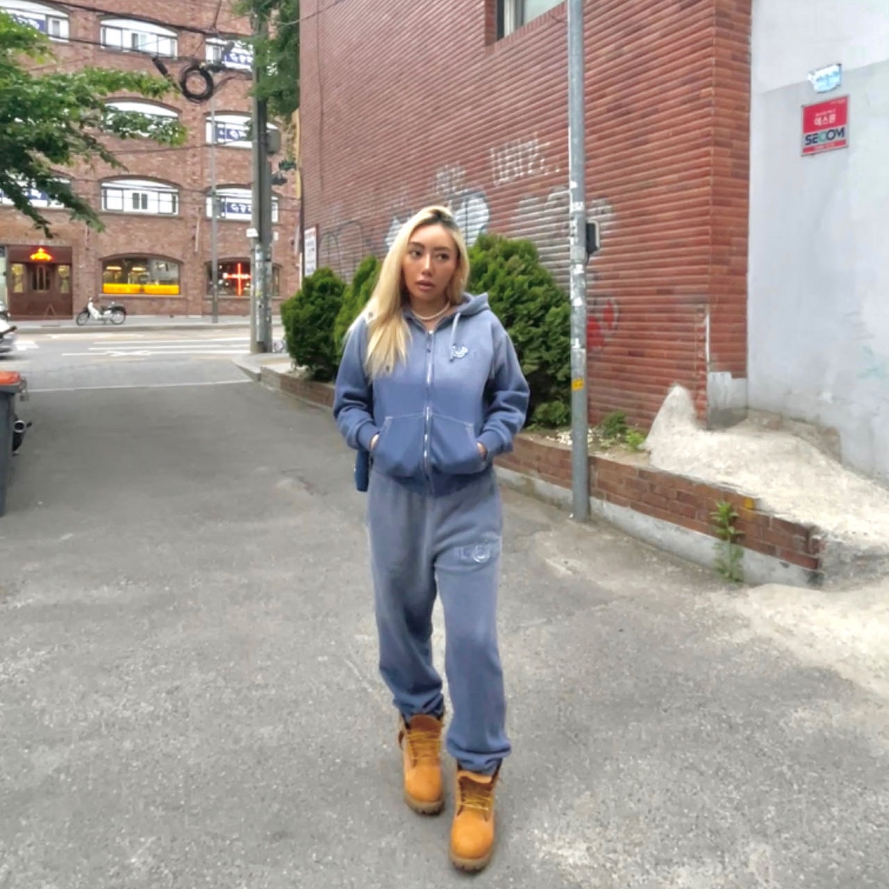 Supreme x True Religion Zip Up Hooded Sweatshirt Indigo - 22FW, Supreme x True Religion Sweatpants Indigo - 22FW 착용 스타일