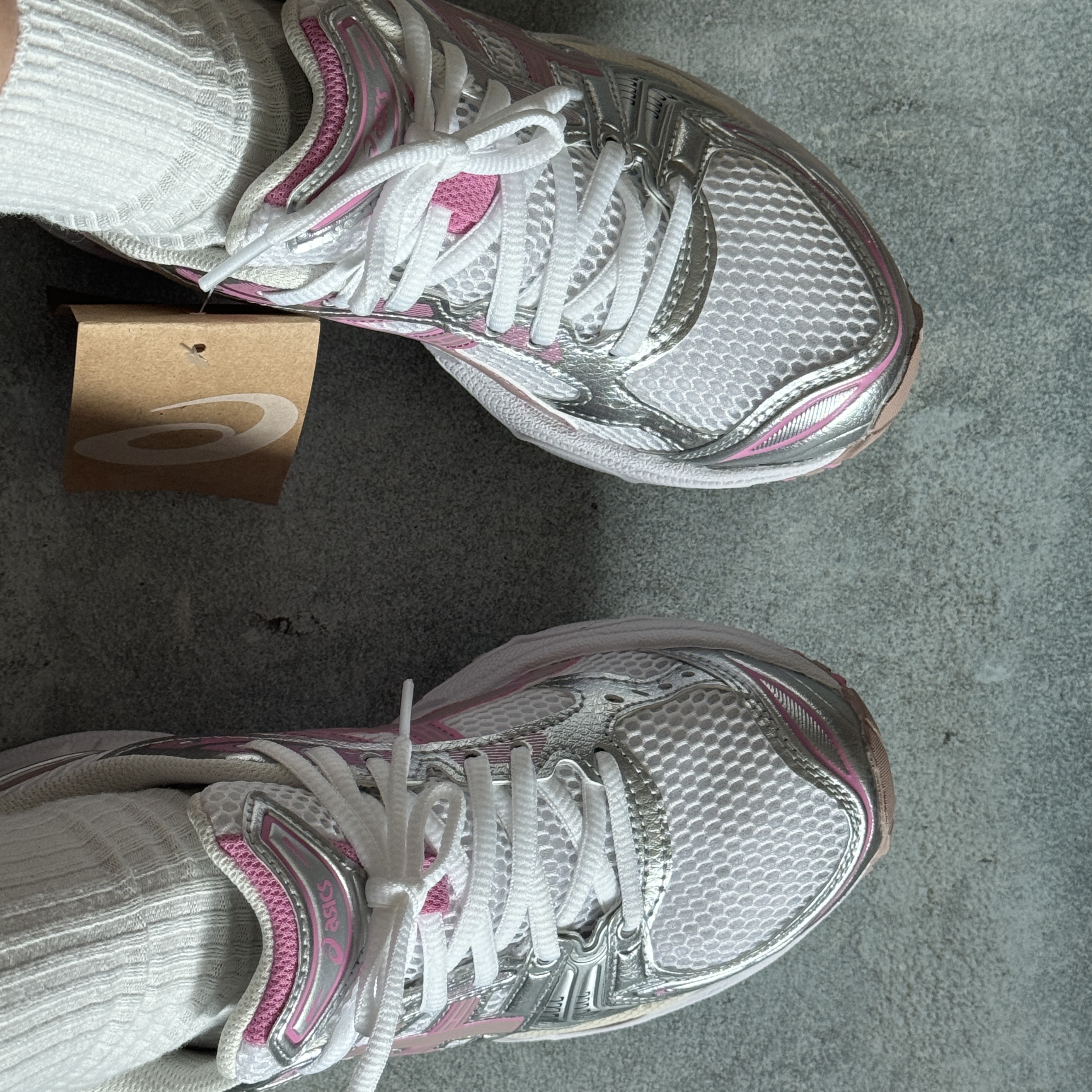 Asics Unlimited Gel-Kayano 14 White Fawn 착용 스타일