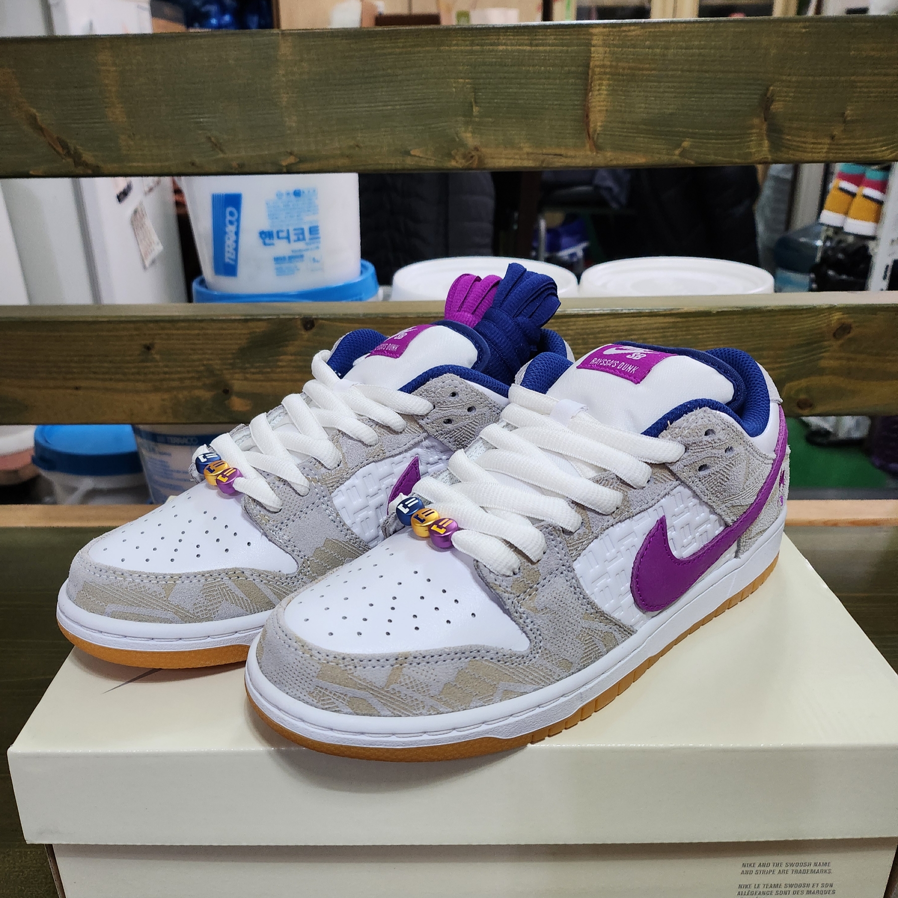 Nike x Rayssa Leal SB Dunk Low PRM Pure Platinum Vivid Purple 착용 스타일