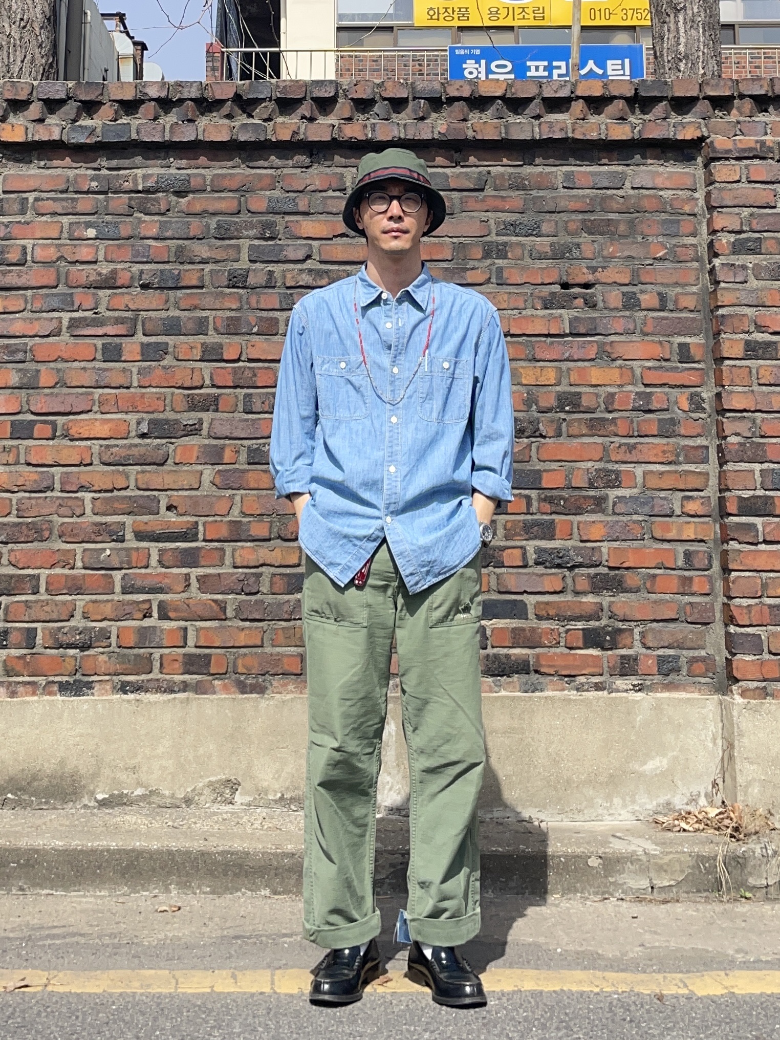 Orslow 5032 US Army Fatigue Pants Green, Haruta Leather Penny Loafer Black 착용 스타일 - 1