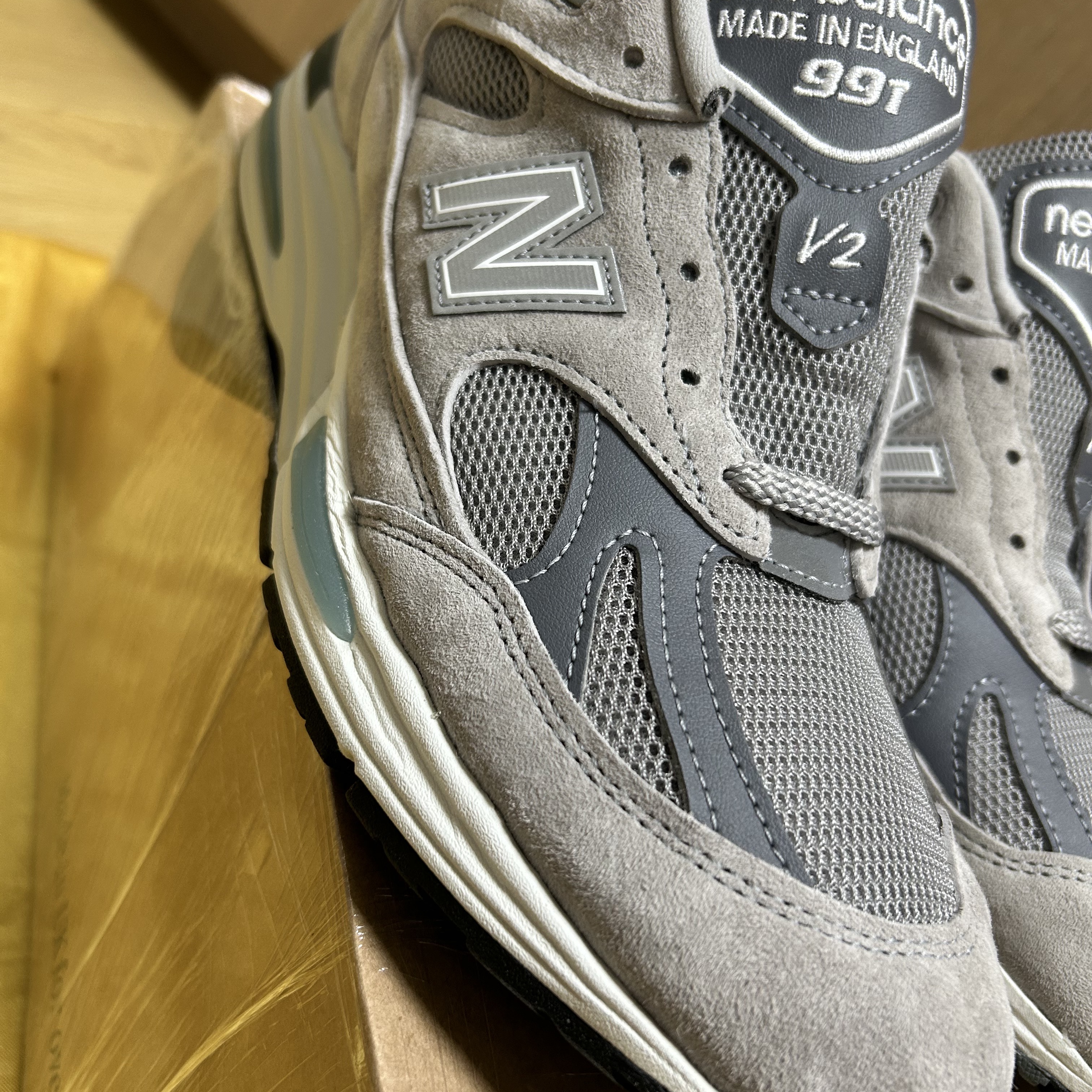 New Balance 991v2 Made in UK Rock Ridge Alloy Silver 착용 스타일 - 5
