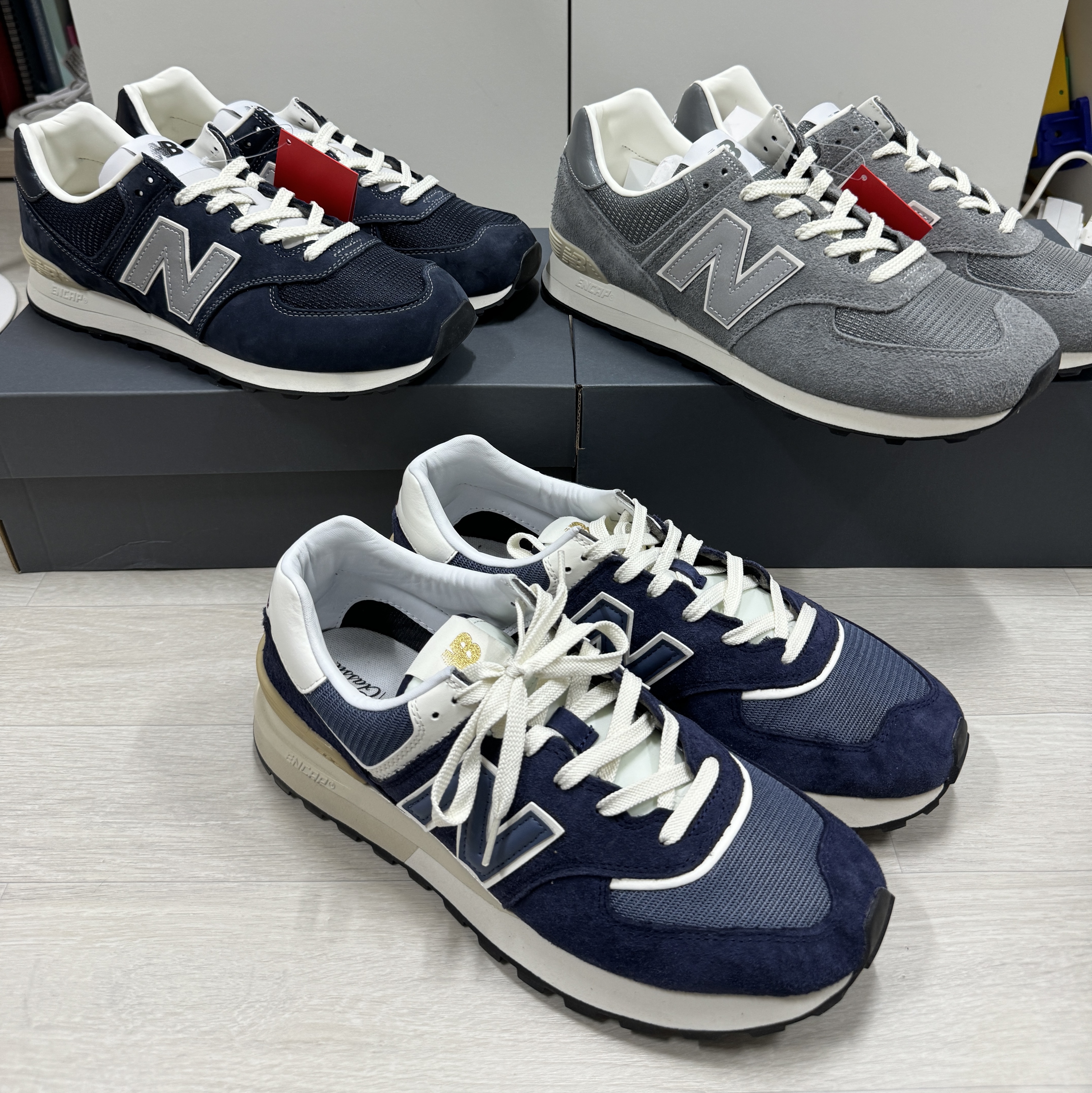 New Balance x Pottery 574 Premium Hard Navy, New Balance x Pottery 574 Premium Soft Grey 착용 스타일