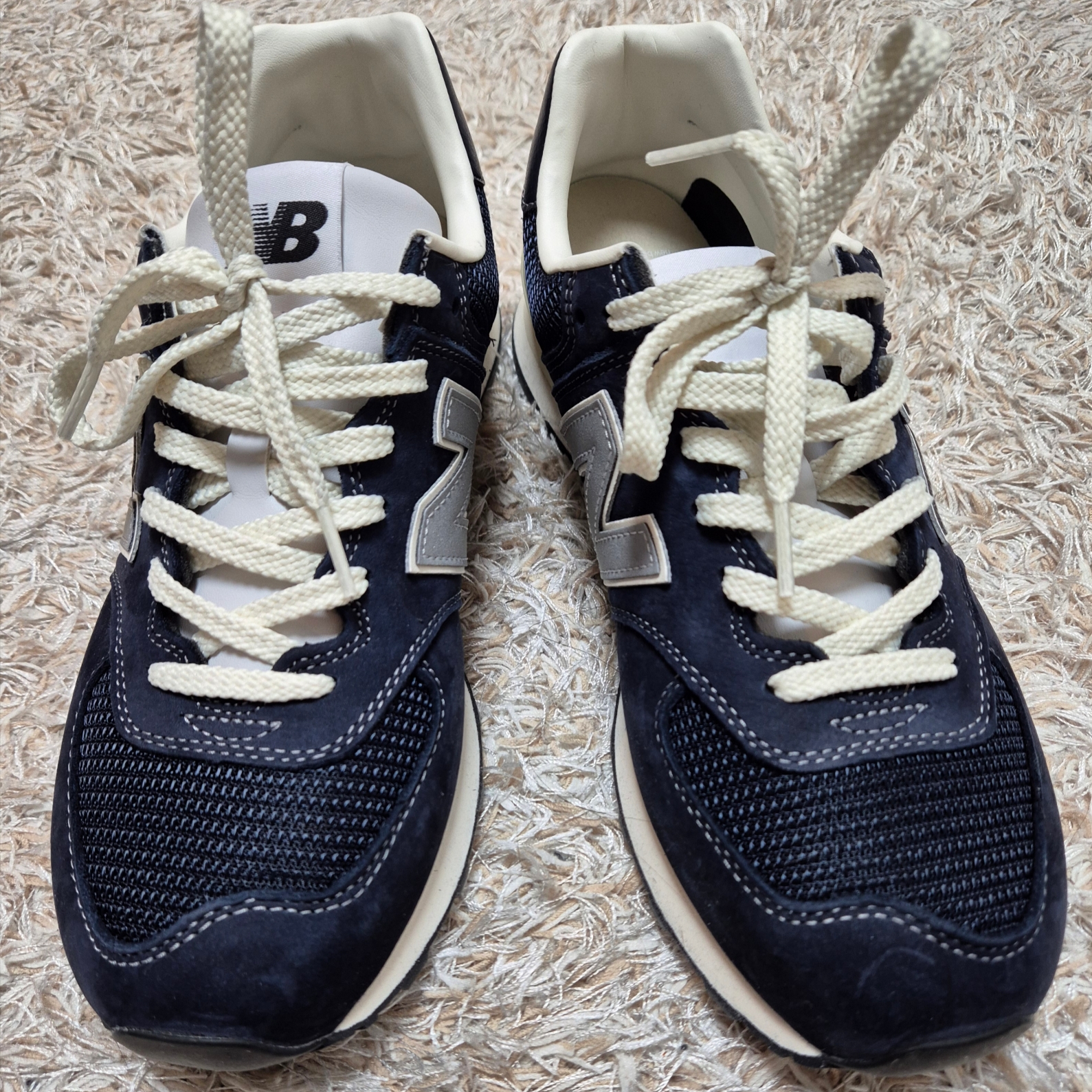 New Balance x Pottery 574 Premium Hard Navy 착용 스타일 - 2