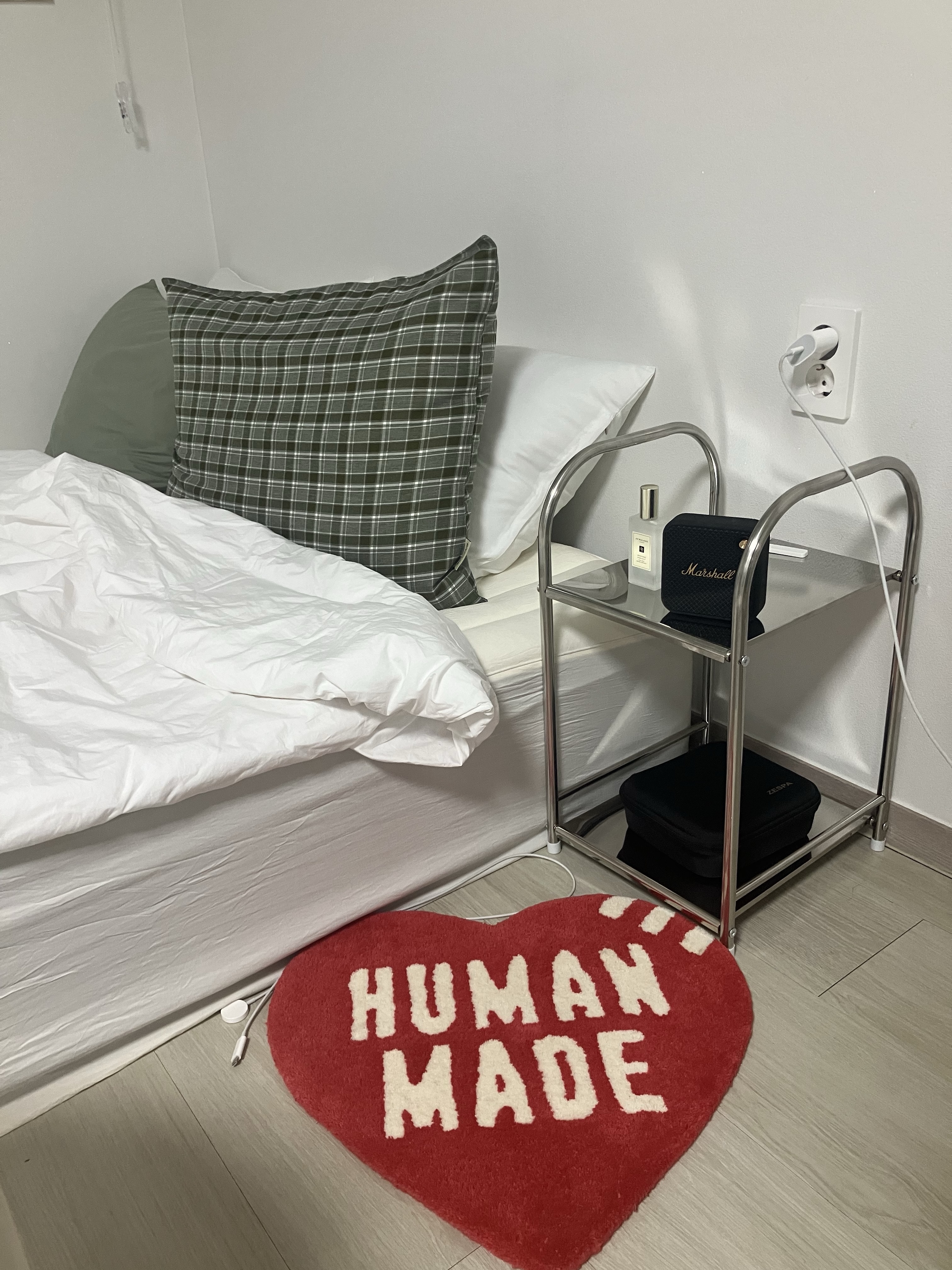 Human Made Heart Rug Small Red, Marshall Willen Black & Brass (Korean Ver.) 착용 스타일