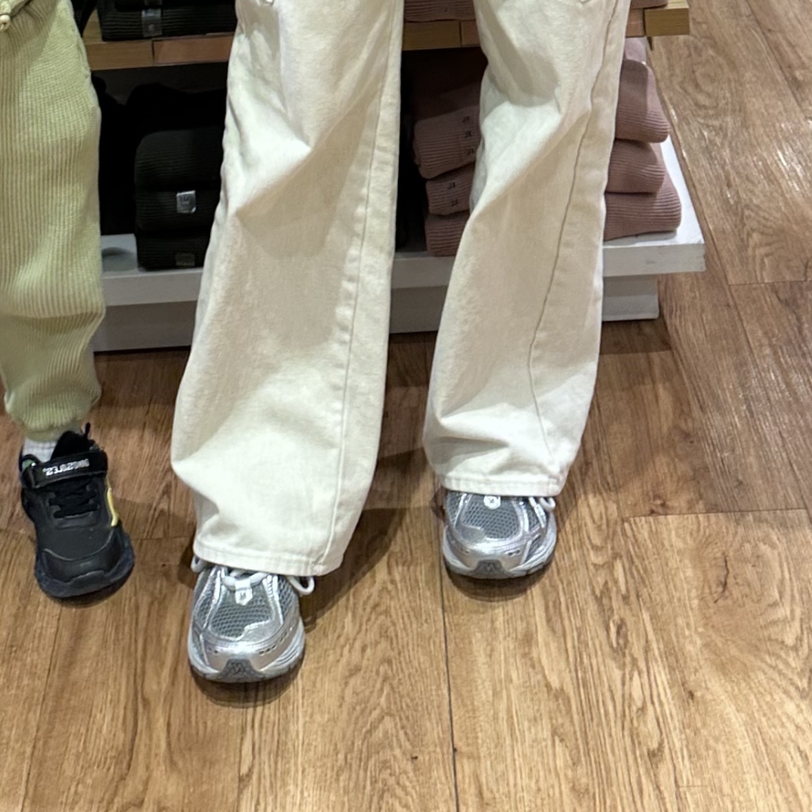 New Balance 1906R Harbor Grey Silver Metalic 착용 스타일