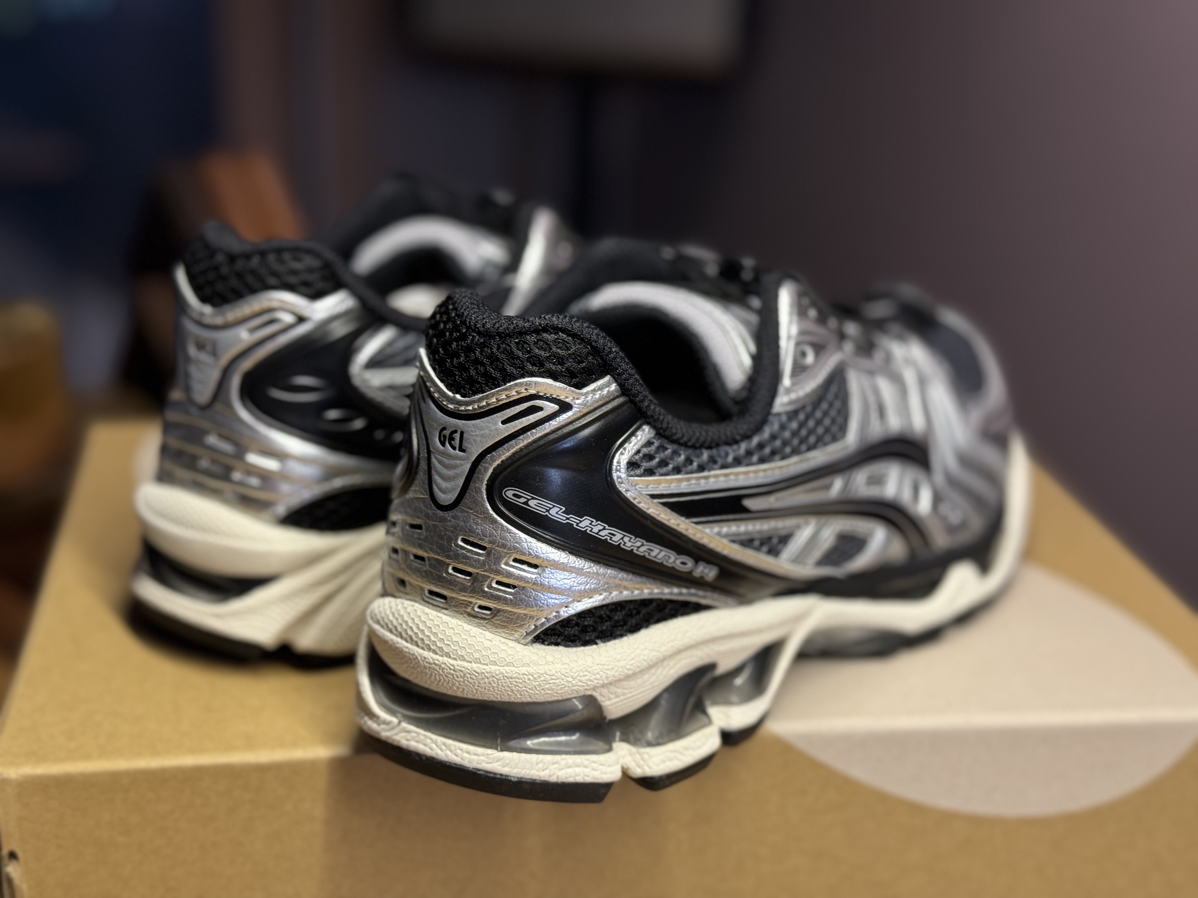 Asics Unlimited Gel-Kayano 14 Carrier Grey Black 착용 스타일 - 4