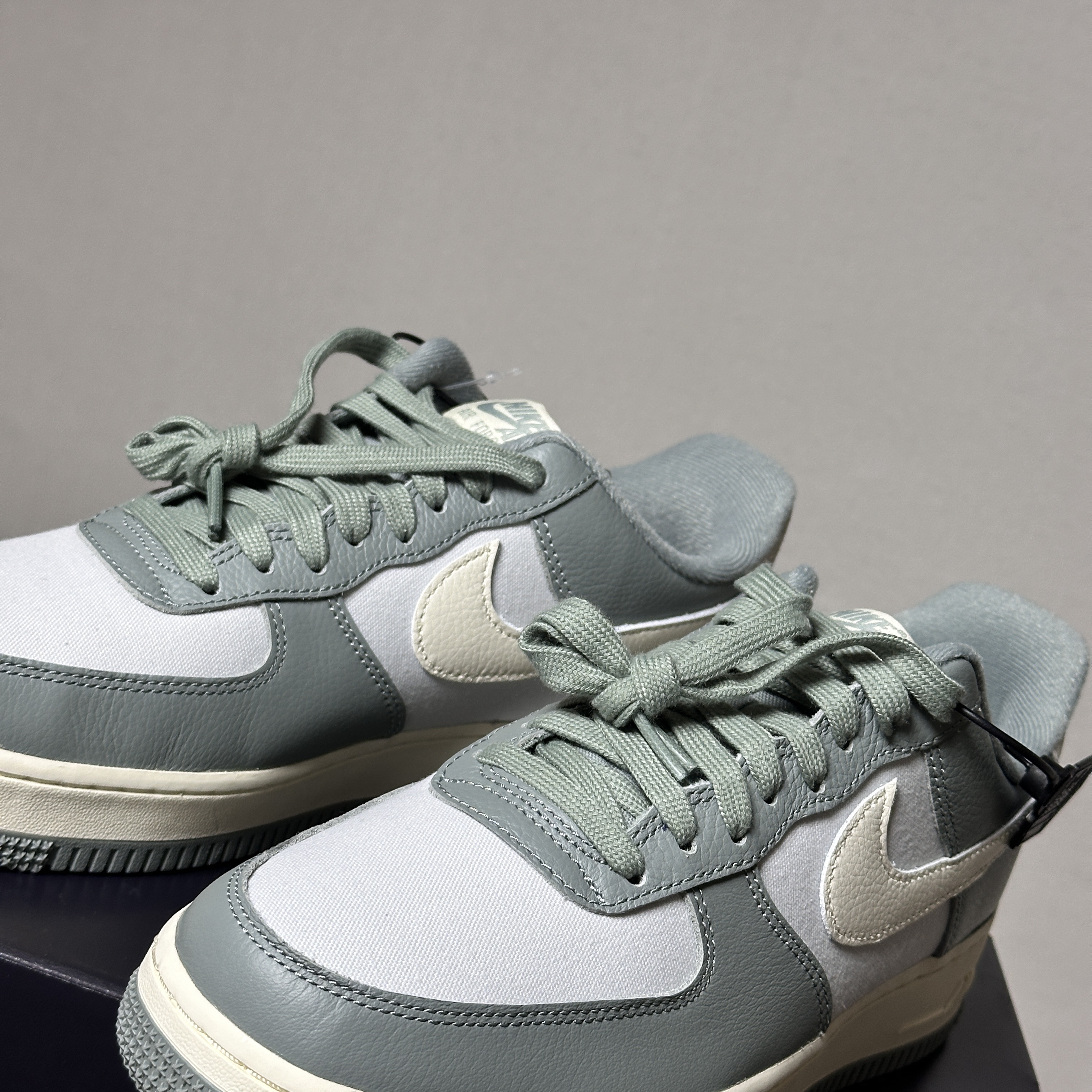 Nike Air Force 1 '07 LX Mica Green 착용 스타일