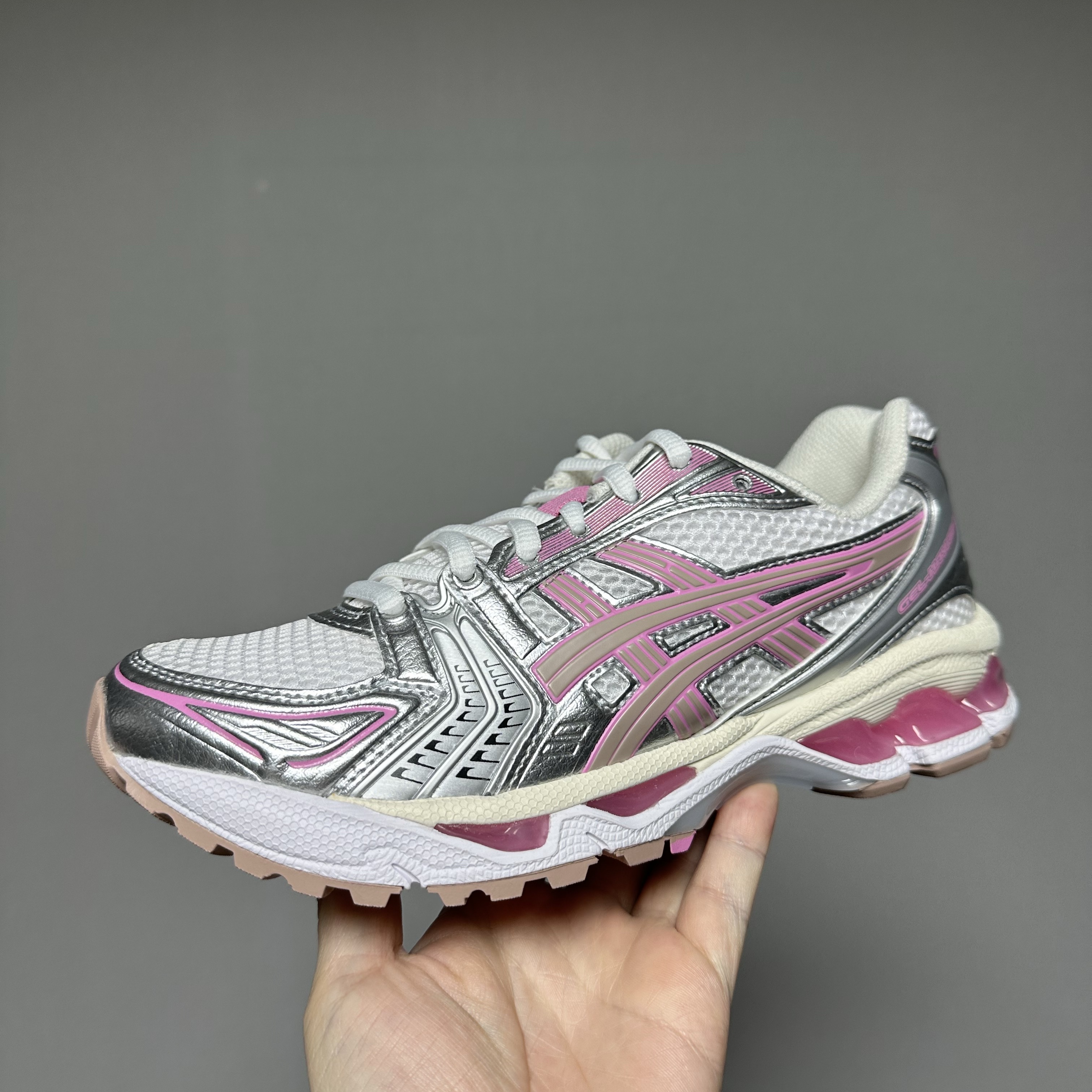 Asics Unlimited Gel-Kayano 14 White Fawn 착용 스타일 - 1