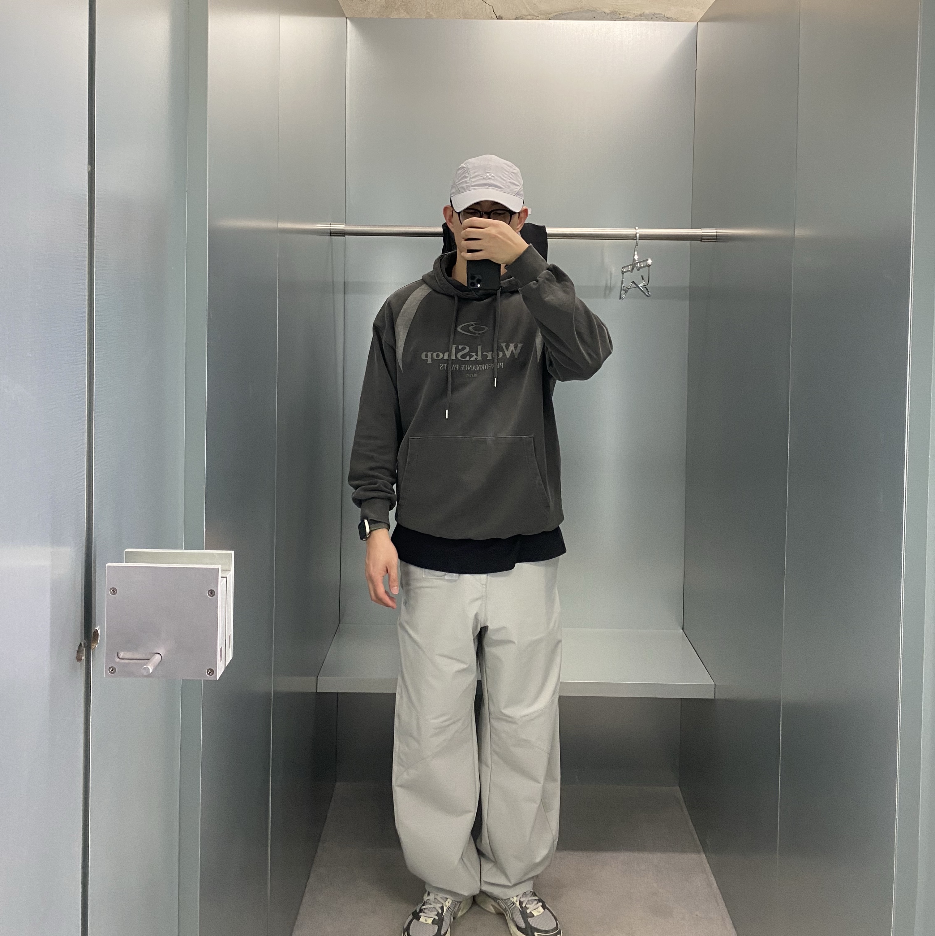 Sansan Gear Side Snap Pants V2 Light Grey - 23FW, Sansan Gear Wing Cap Grey - 23FW 착용 스타일 - 2