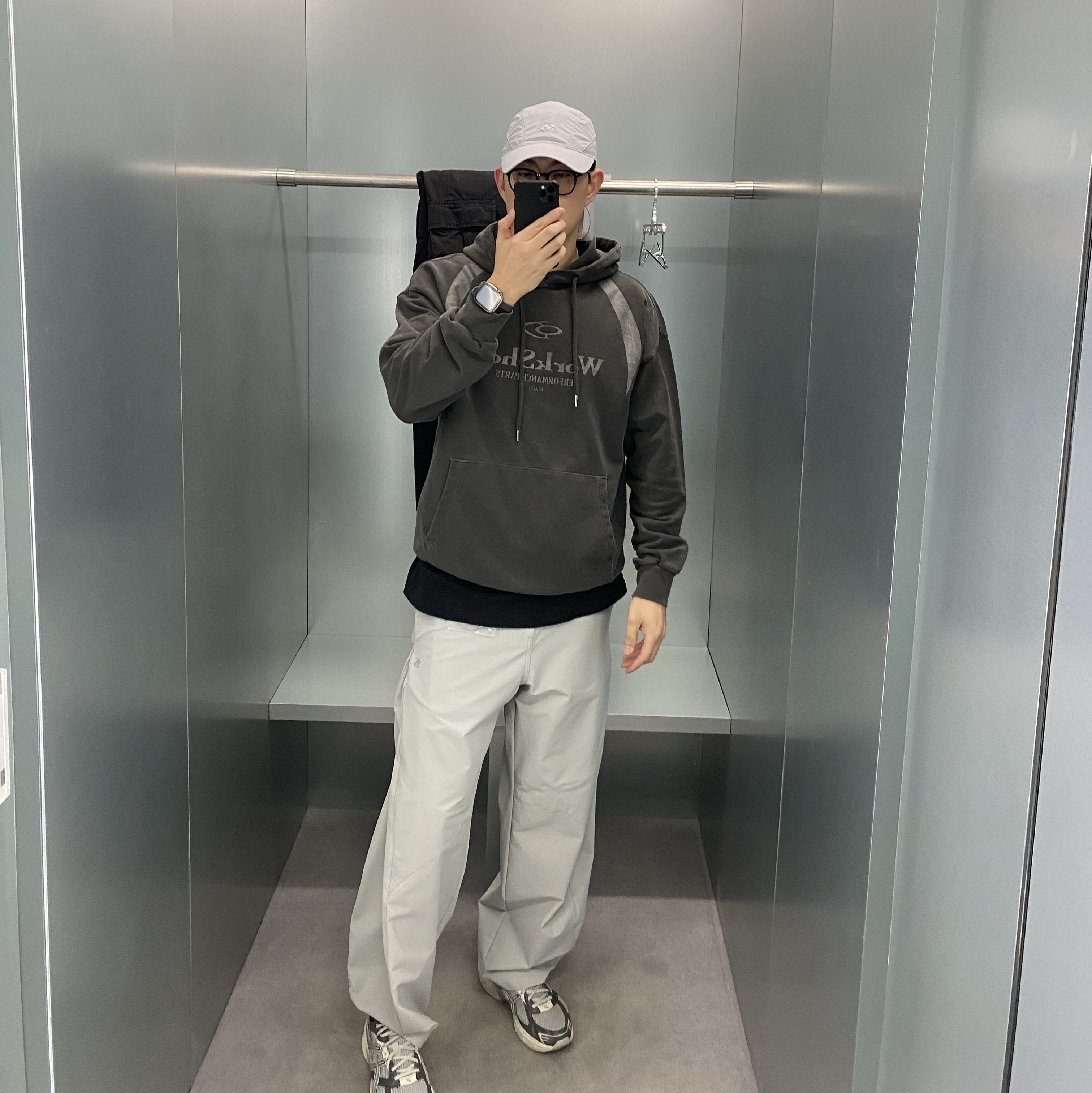 Sansan Gear Side Snap Pants V2 Light Grey - 23FW, Sansan Gear Wing Cap Grey - 23FW 착용 스타일 - 1