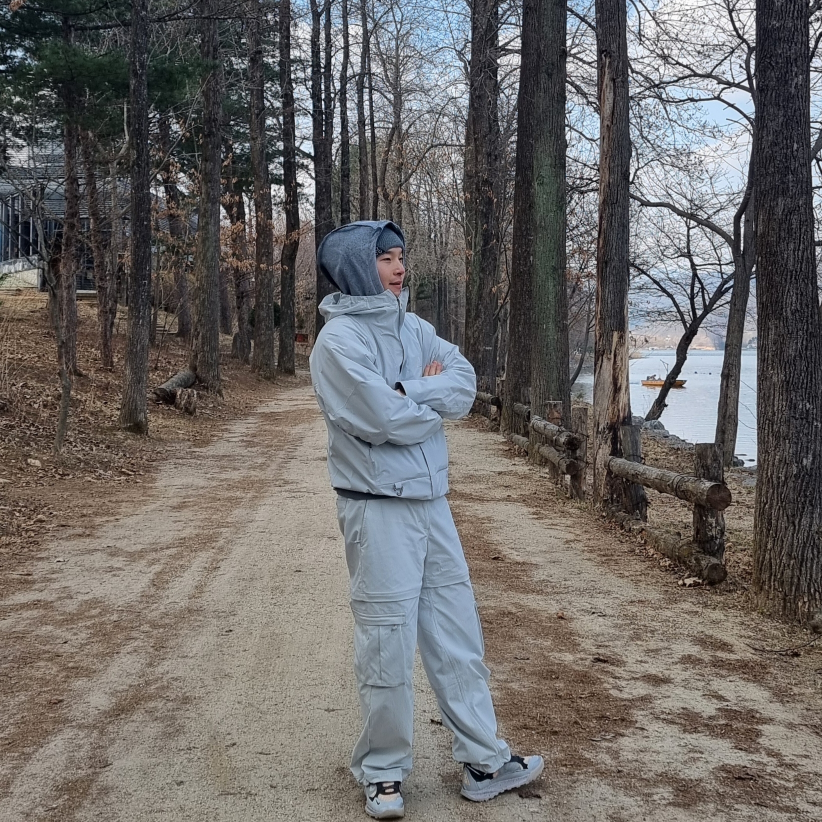 (W) Nike ACG Smith Summit Zip-Off Pants Photon Dust - US/EU, Nike ACG Air Nasu 2 Grey Fog 착용 스타일 - 2
