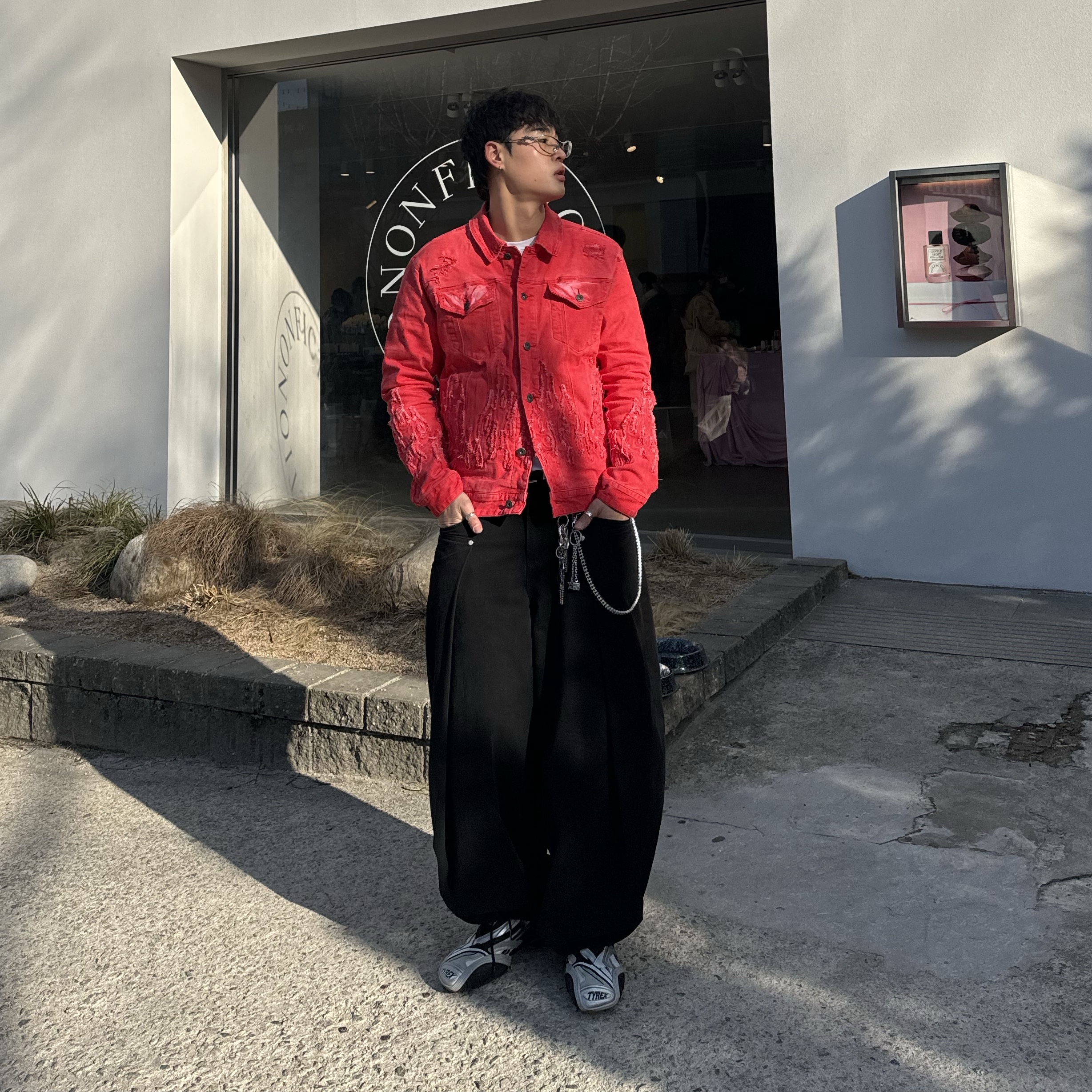 Gentle Monster Ytt 02 Silver, Balenciaga Tyrex Sneakers Black Grey 착용 스타일 - 2