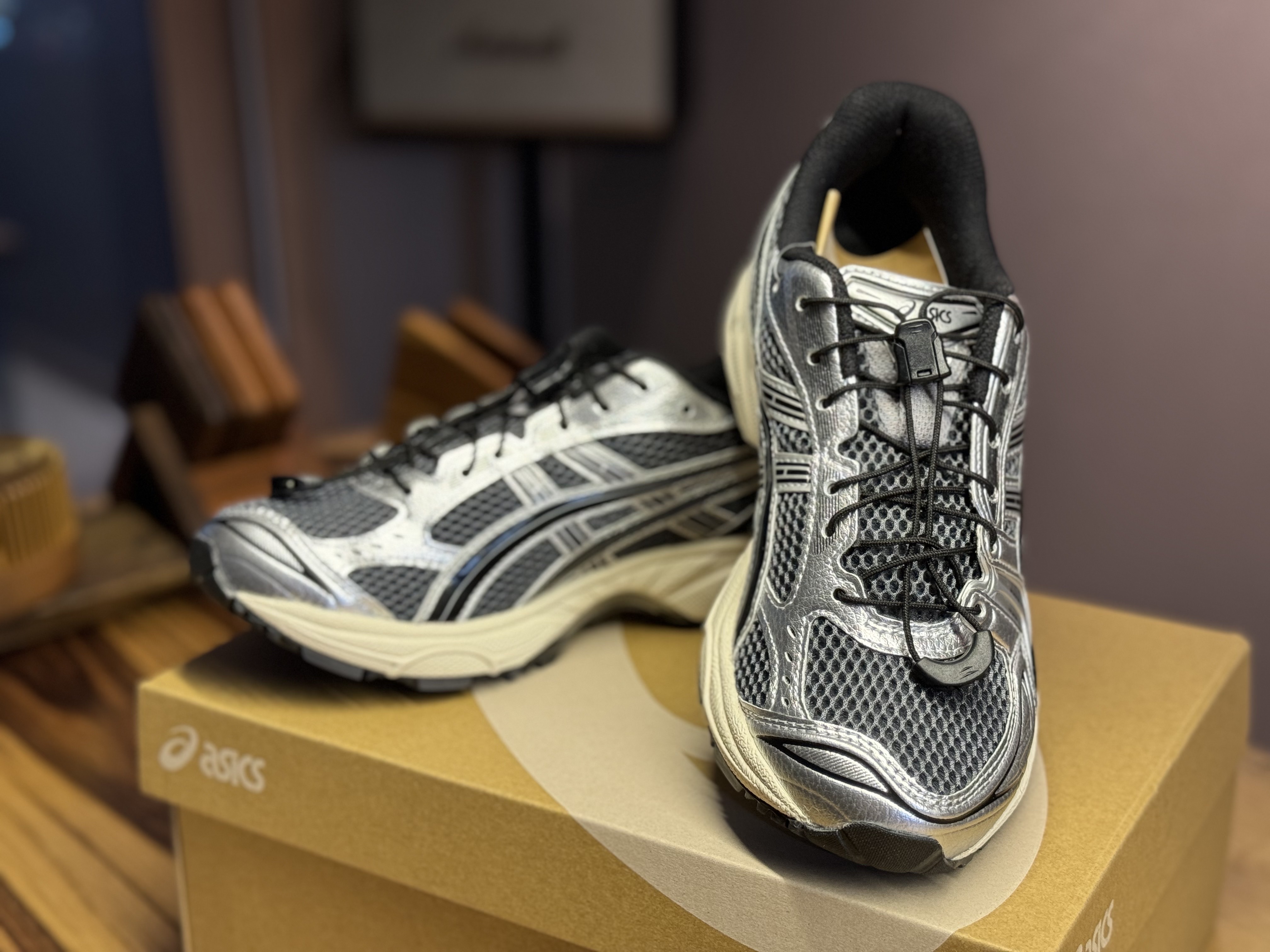 Asics Unlimited Gel-Kayano 14 Carrier Grey Black 착용 스타일 - 1
