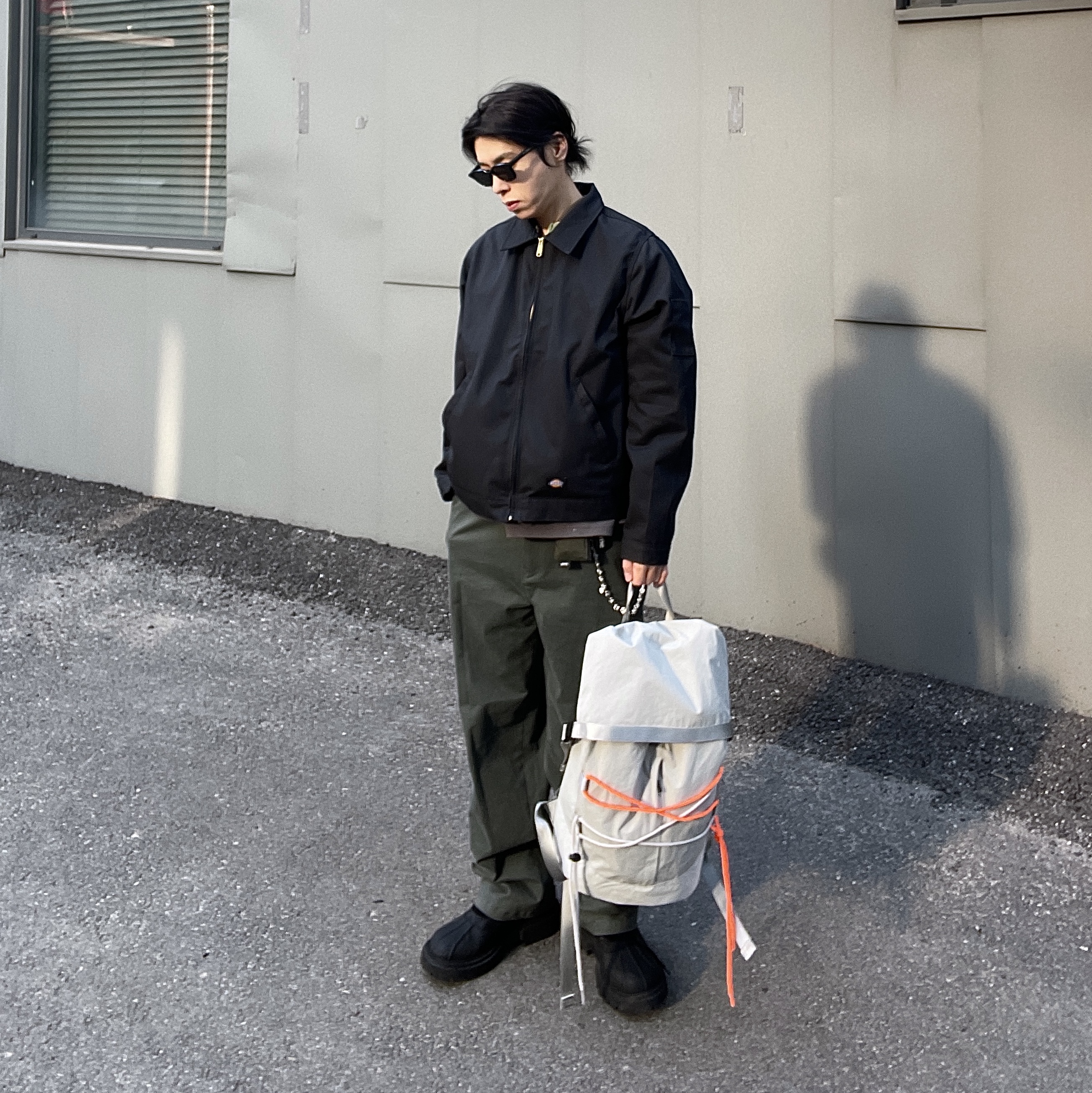 Gentle Monster x Maison Margiela MM007 Black Black, Dickies Unlined Eisenhower Jacket Regular Black 착용 스타일 - 8