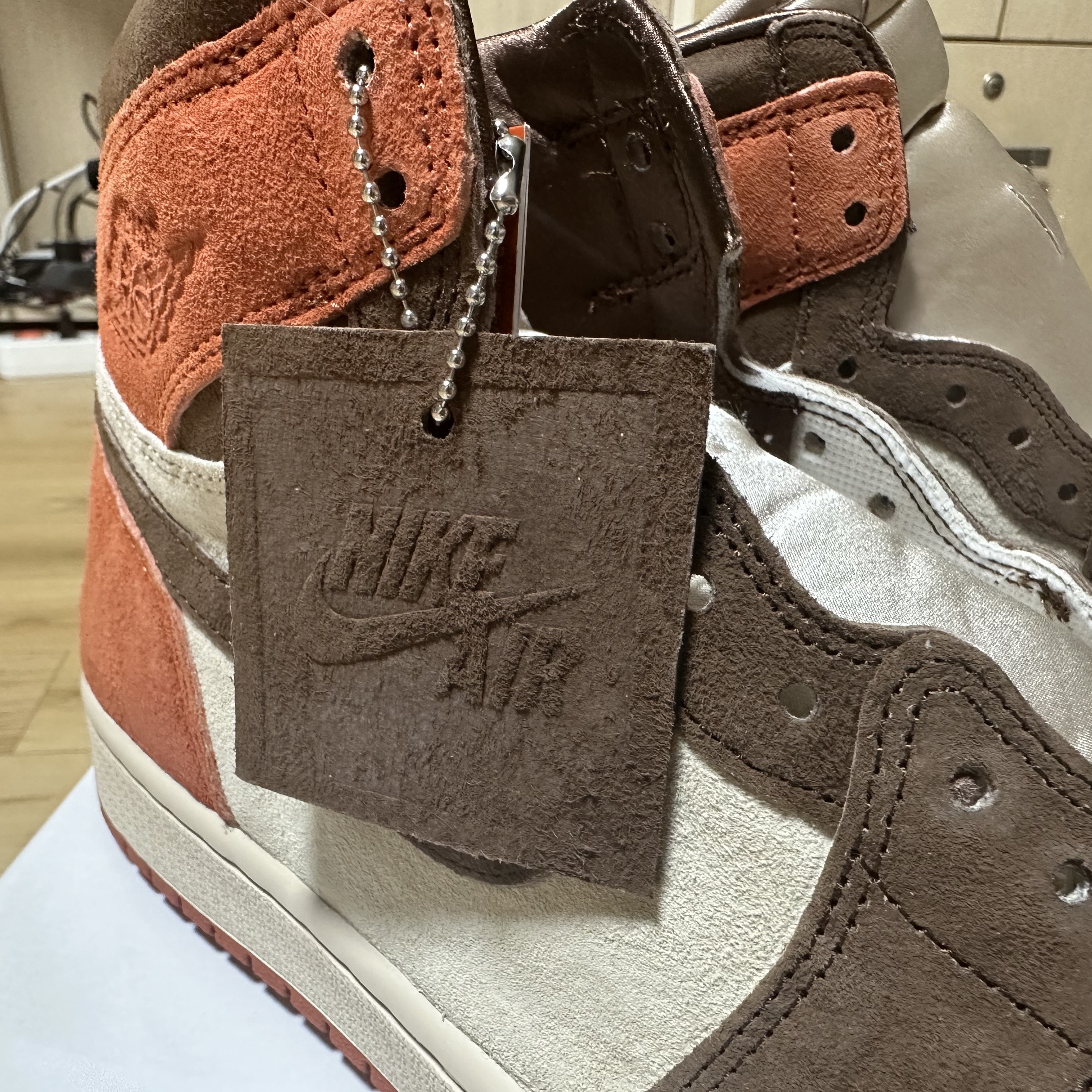 (W) Jordan 1 Retro High OG SP Cacao Wow Sanddrift 착용 스타일 - 3